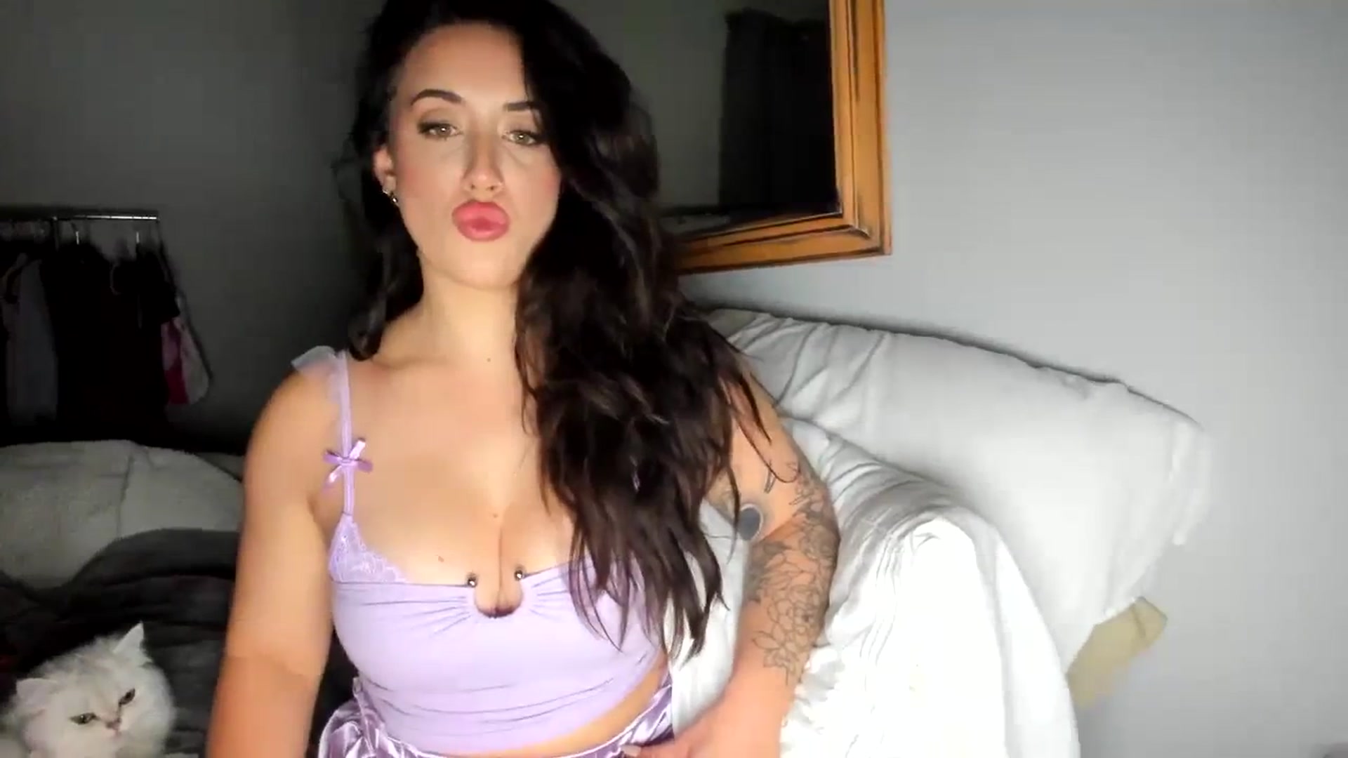 Gallery image thumbnail from EllaCakes's myfreecams stream on, 11/26/2023, 04:59 image 16 of 20