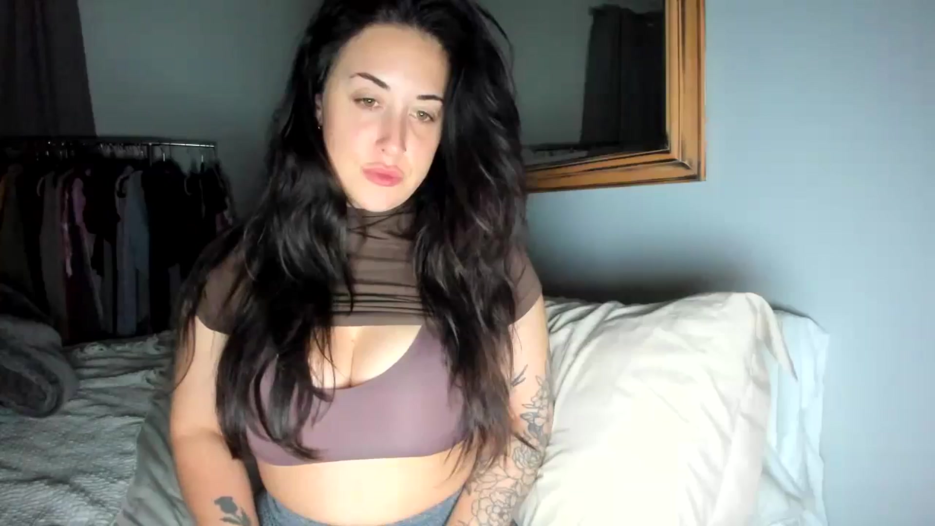 Gallery image thumbnail from EllaCakes's myfreecams stream on, 11/27/2023, 07:17 image 3 of 20