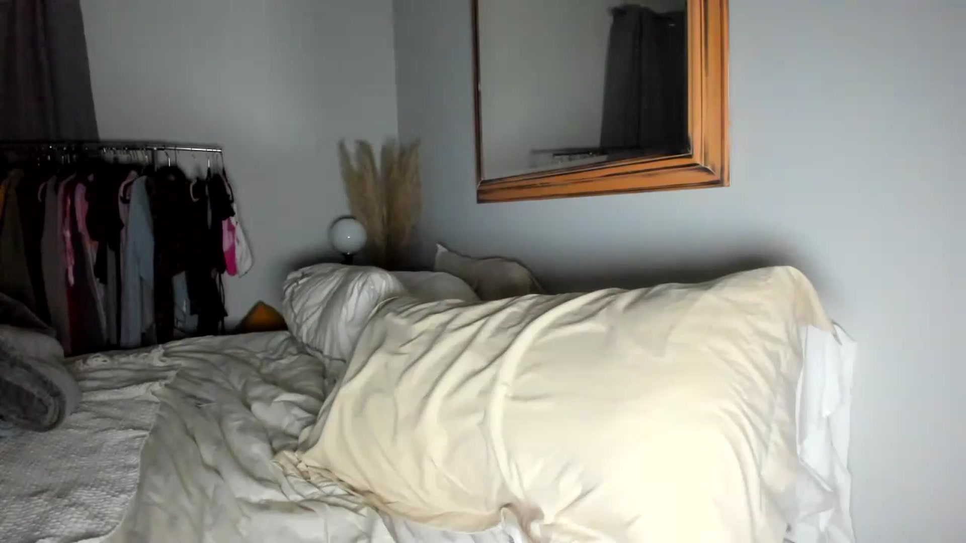 Gallery image thumbnail from EllaCakes's myfreecams stream on, 11/27/2023, 07:17 image 17 of 20