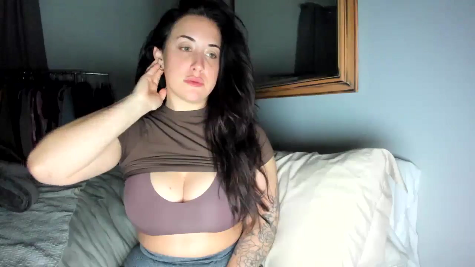 Gallery image thumbnail from EllaCakes's myfreecams stream on, 11/27/2023, 07:17 image 9 of 20