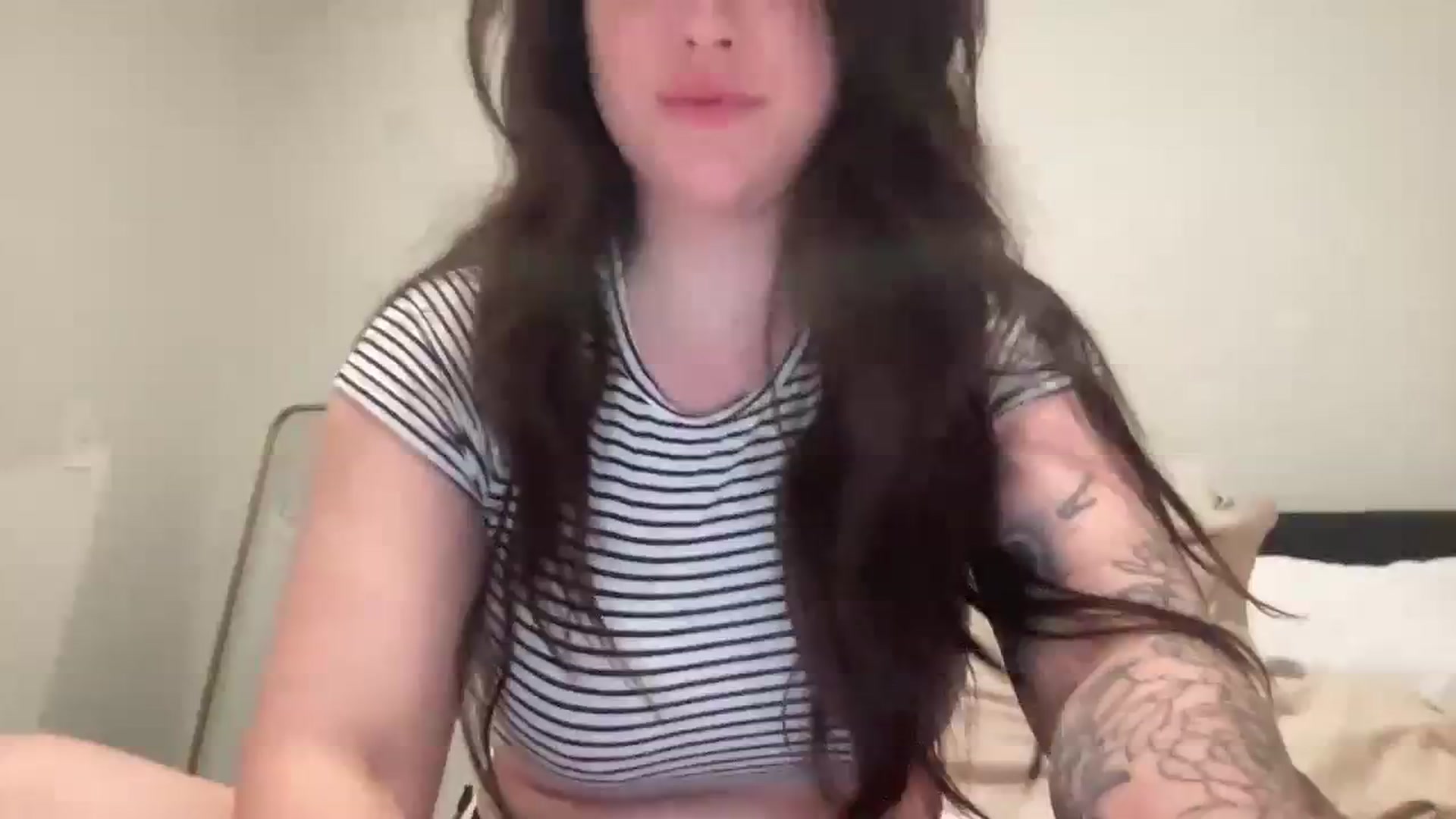 Gallery image thumbnail from EllaCakes's myfreecams stream on, 02/07/2024, 06:36 image 4 of 20