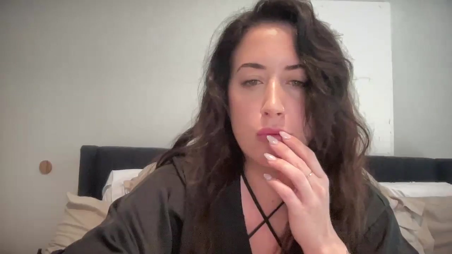 Gallery image thumbnail from EllaCakes's myfreecams stream on, 02/16/2024, 21:16 image 10 of 20