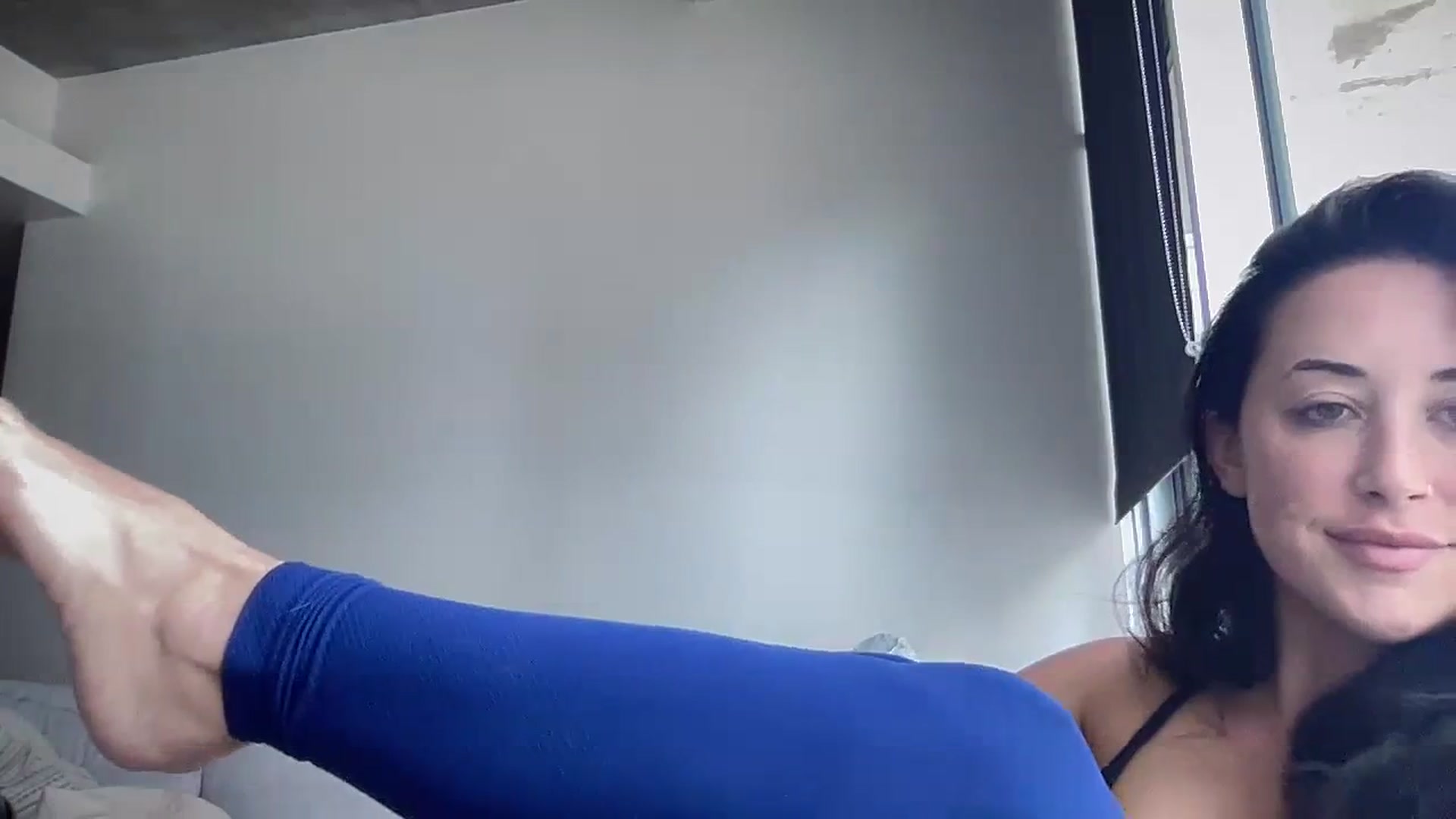 Gallery image thumbnail from EllaCakes's myfreecams stream on, 04/05/2024, 19:02 image 15 of 20