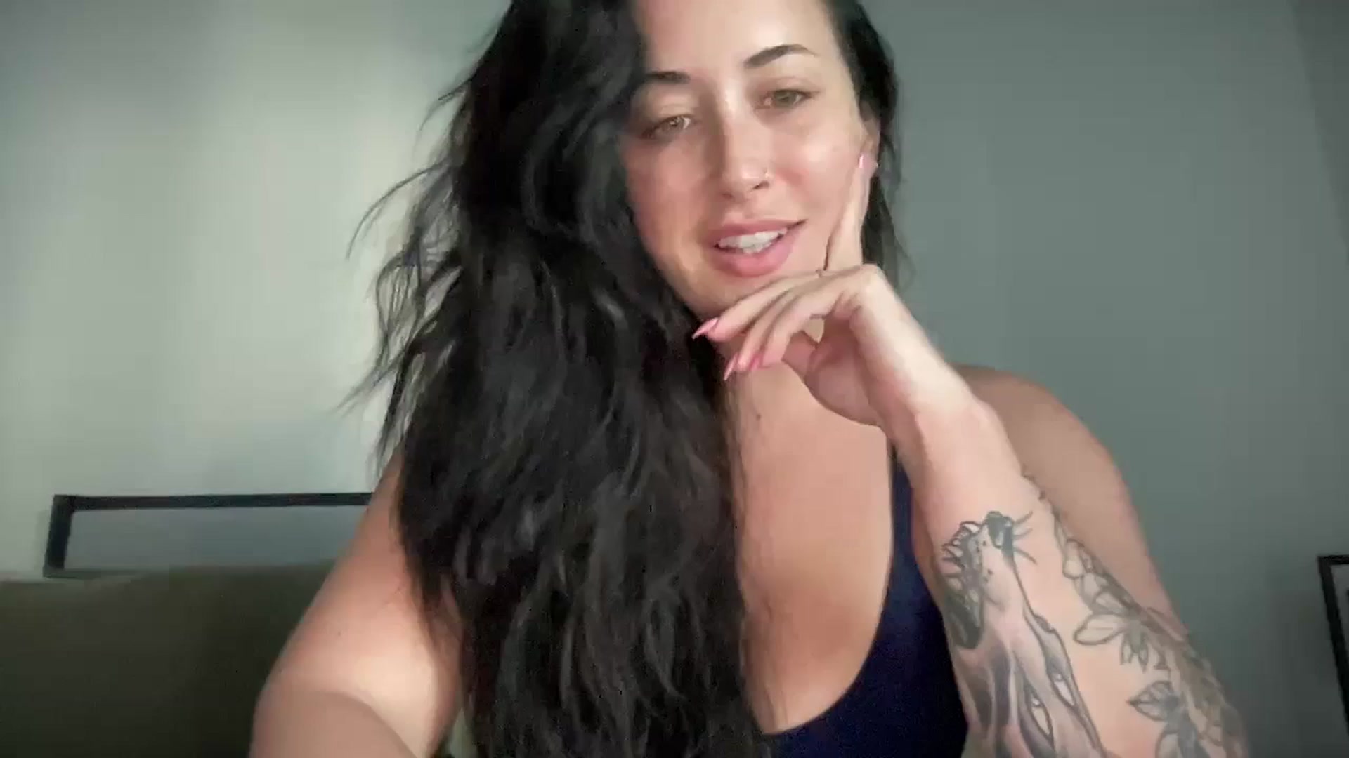 Gallery image thumbnail from EllaCakes's myfreecams stream on, 04/05/2024, 22:31 image 17 of 20