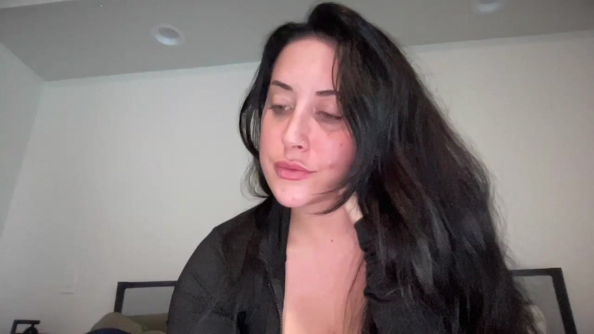 Gallery image thumbnail from EllaCakes's myfreecams stream on, 04/08/2024, 20:11 image 12 of 20