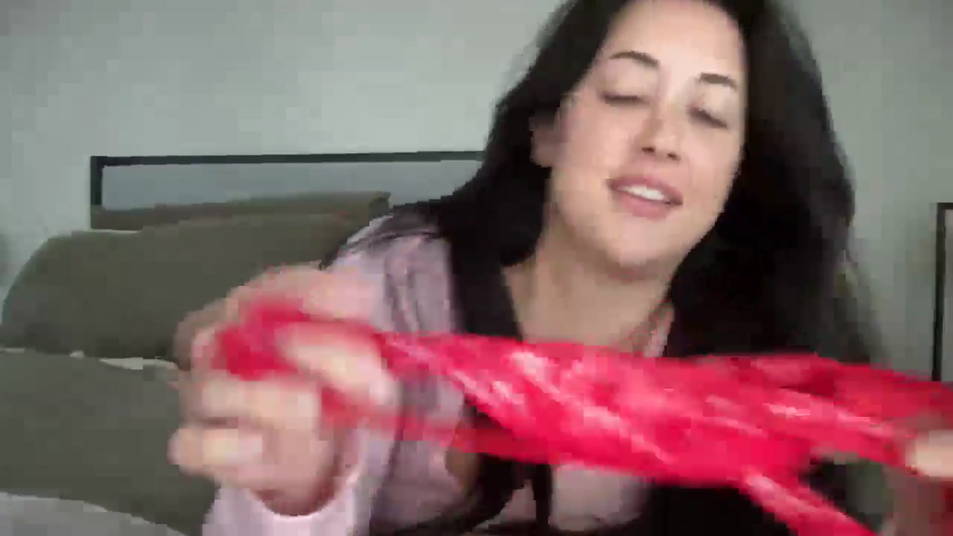 Gallery image thumbnail from EllaCakes's myfreecams stream on, 04/15/2024, 18:53 image 16 of 20