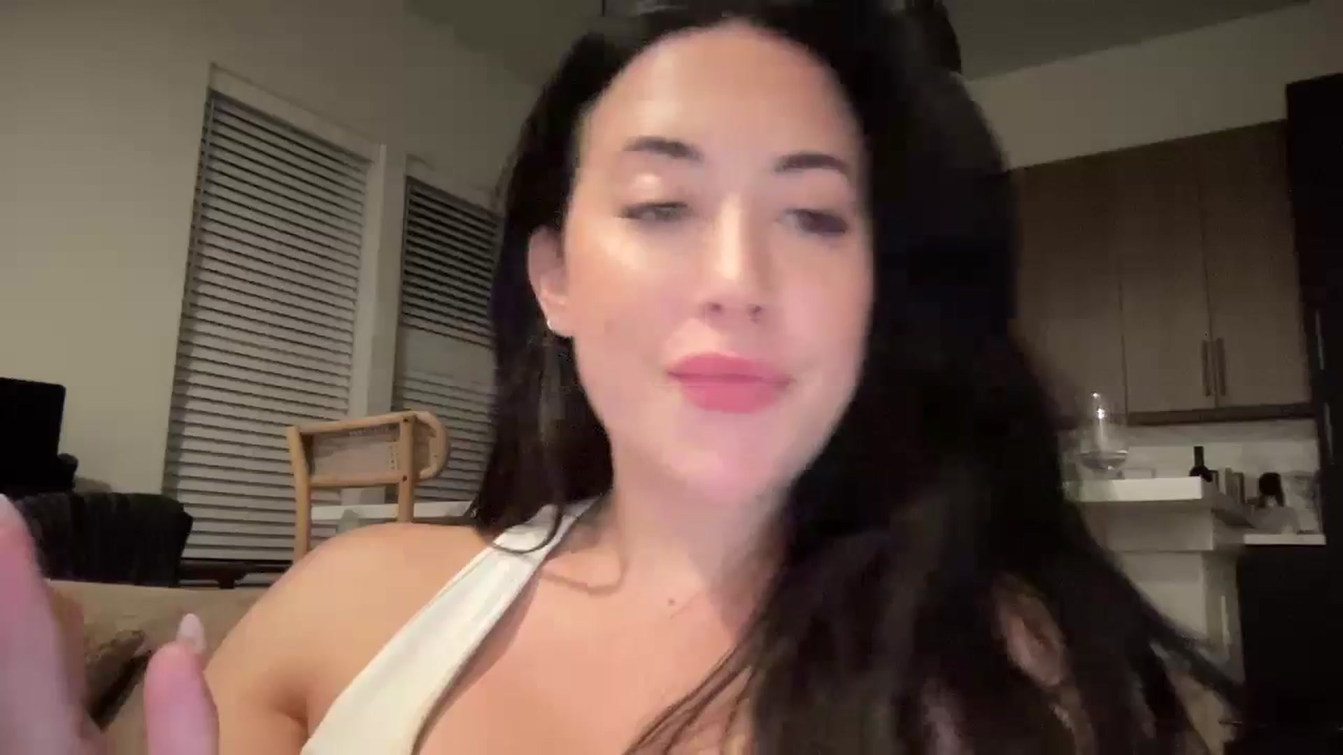 Gallery image thumbnail from EllaCakes's myfreecams stream on, 05/02/2024, 03:29 image 12 of 20