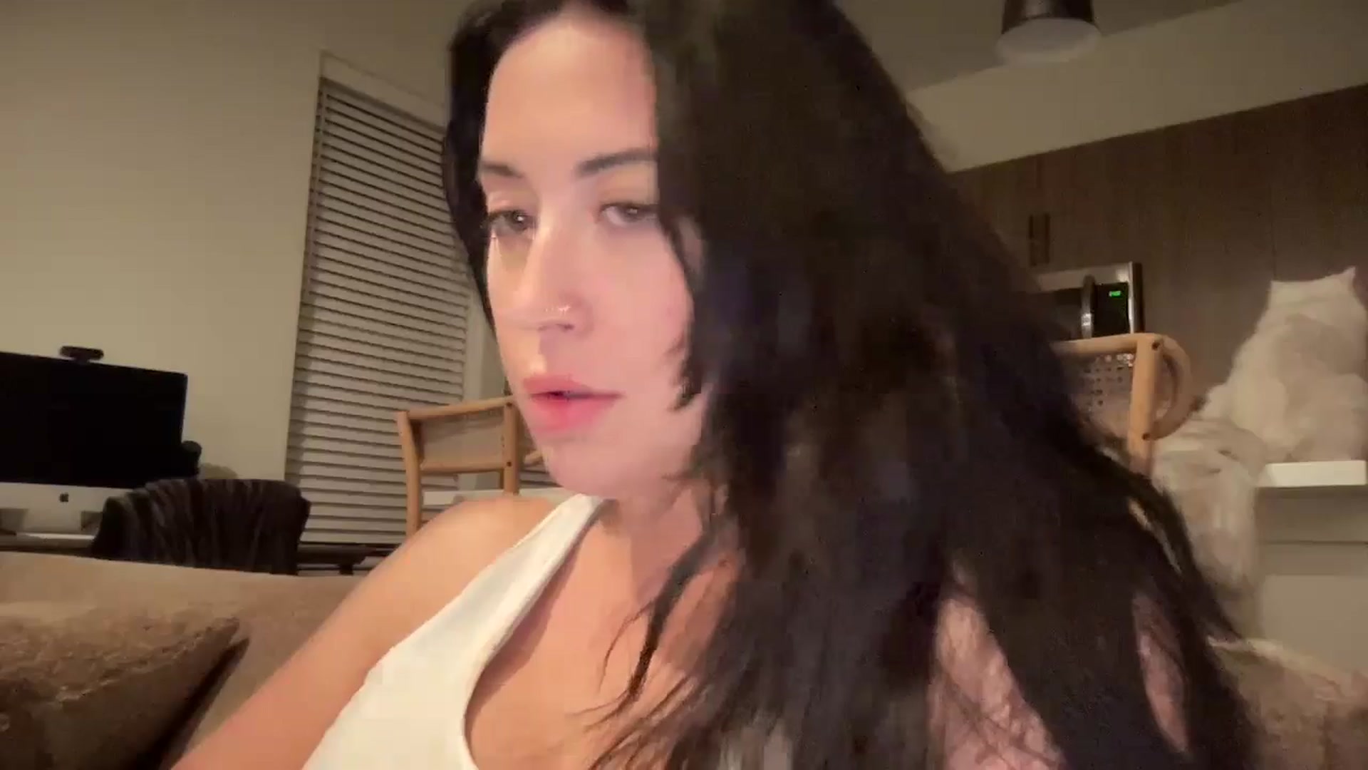 Gallery image thumbnail from EllaCakes's myfreecams stream on, 05/02/2024, 03:29 image 6 of 20