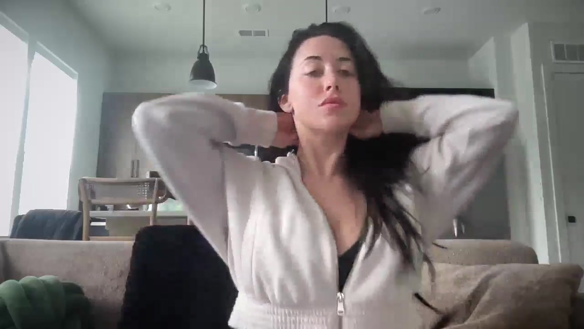 Gallery image thumbnail from EllaCakes's myfreecams stream on, 05/07/2024, 18:32 image 13 of 20