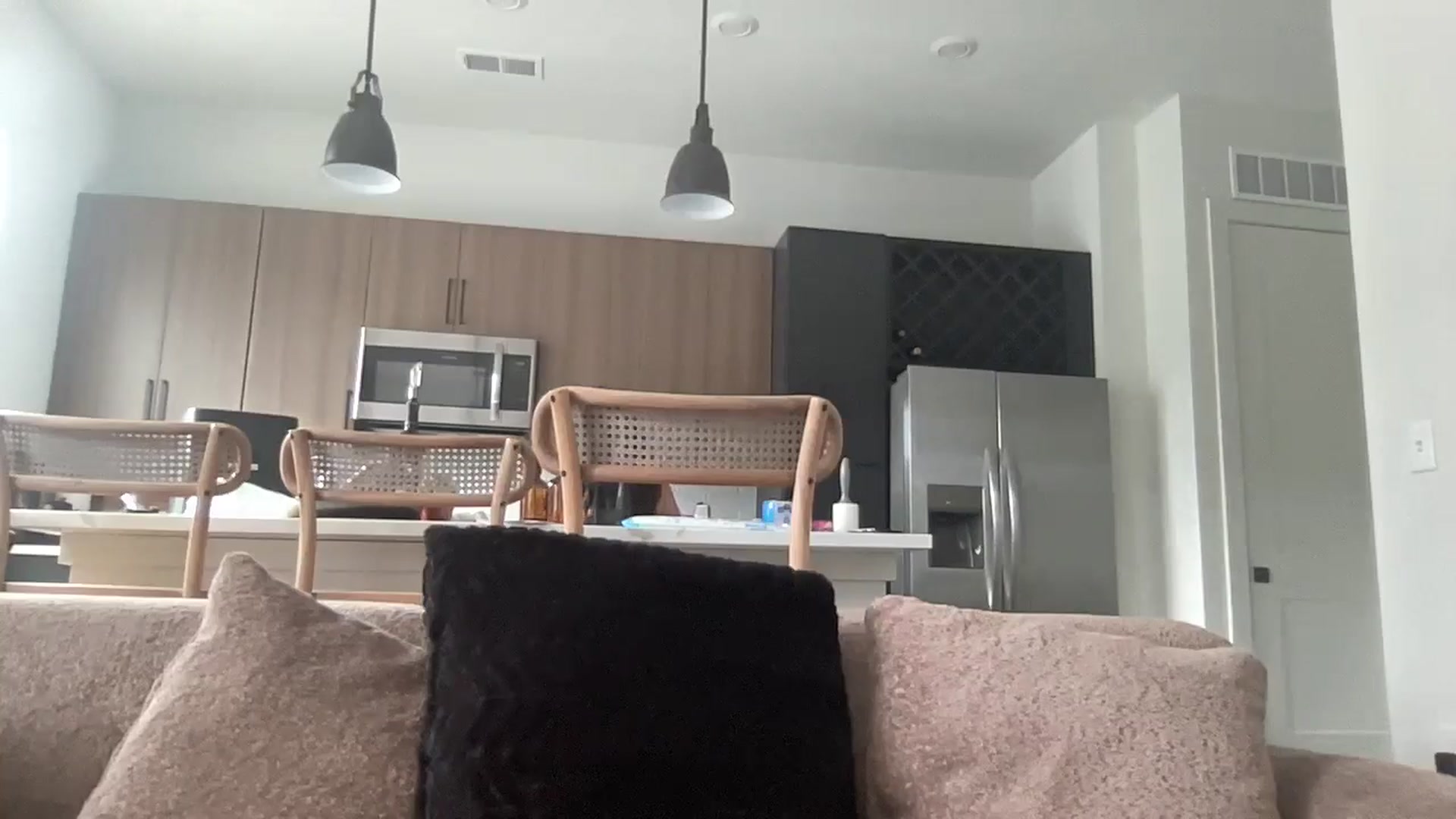 Gallery image thumbnail from EllaCakes's myfreecams stream on, 05/07/2024, 21:31 image 15 of 20