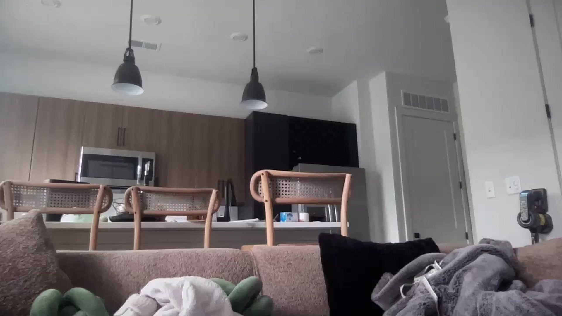 Gallery image thumbnail from EllaCakes's myfreecams stream on, 05/08/2024, 19:10 image 2 of 20