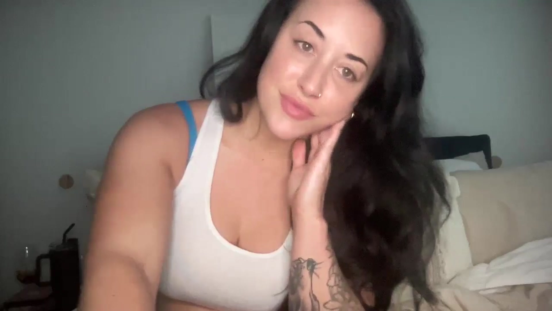 Gallery image thumbnail from EllaCakes's myfreecams stream on, 05/13/2024, 22:54 image 5 of 20