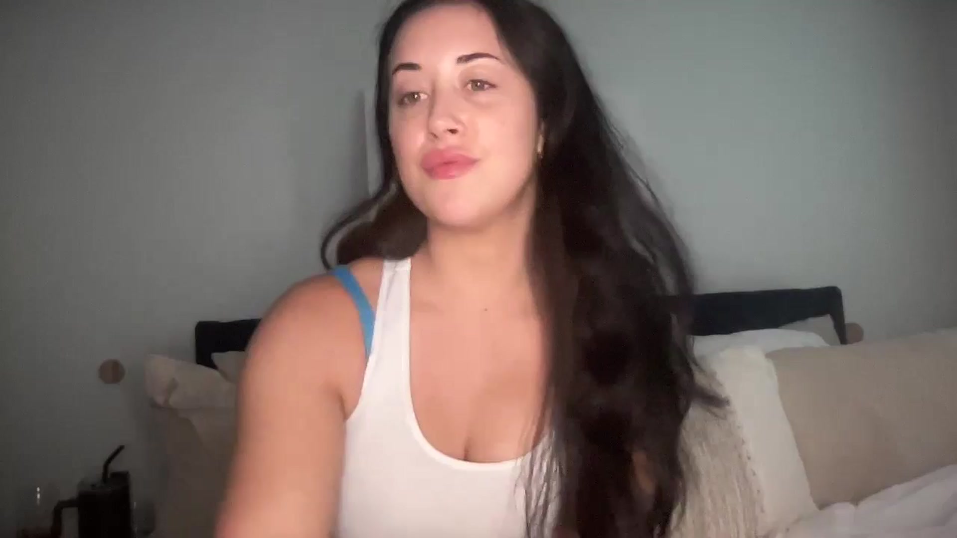 Gallery image thumbnail from EllaCakes's myfreecams stream on, 05/13/2024, 22:54 image 1 of 20