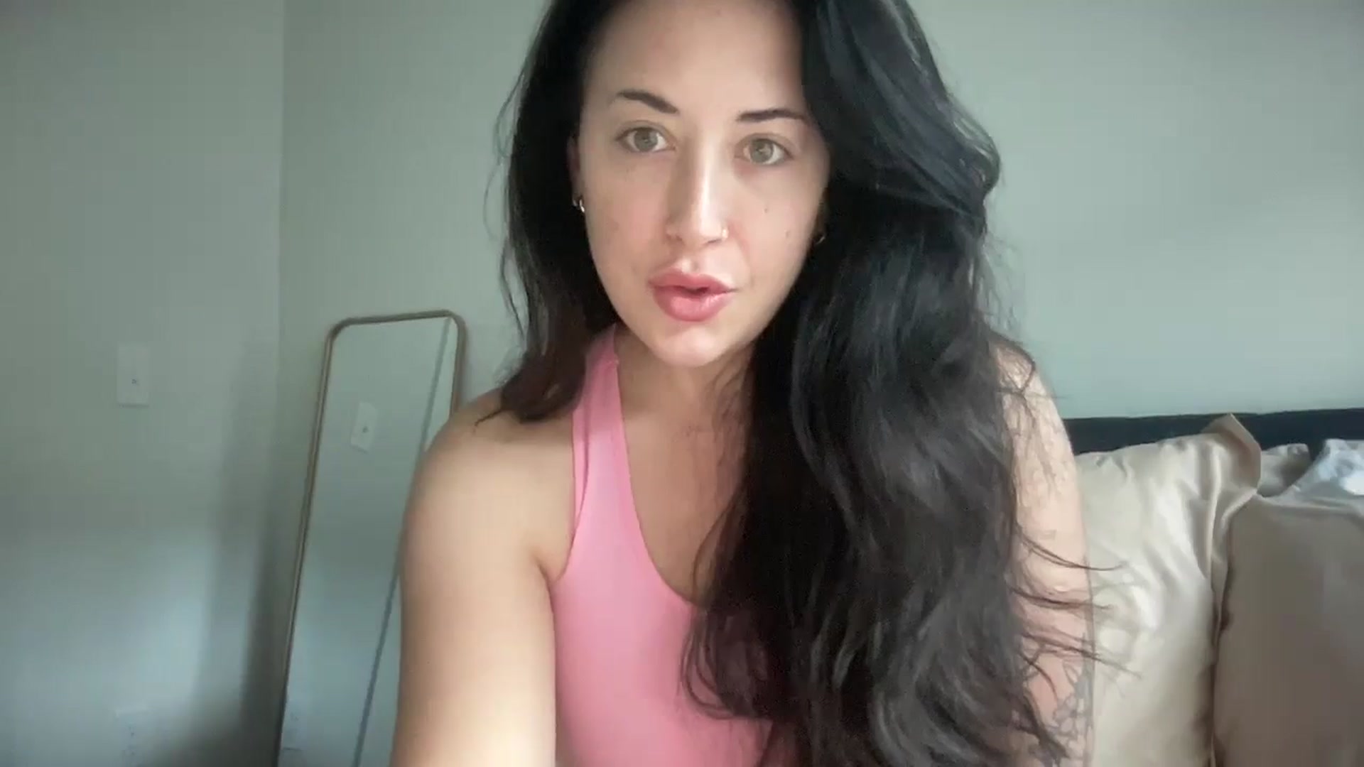 Gallery image thumbnail from EllaCakes's myfreecams stream on, 05/23/2024, 15:41 image 10 of 20
