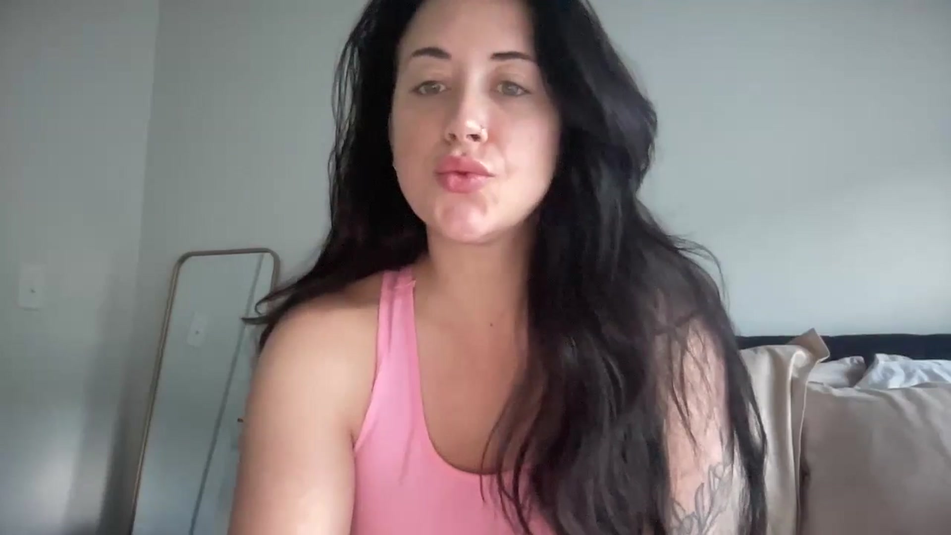 Gallery image thumbnail from EllaCakes's myfreecams stream on, 05/23/2024, 15:41 image 20 of 20