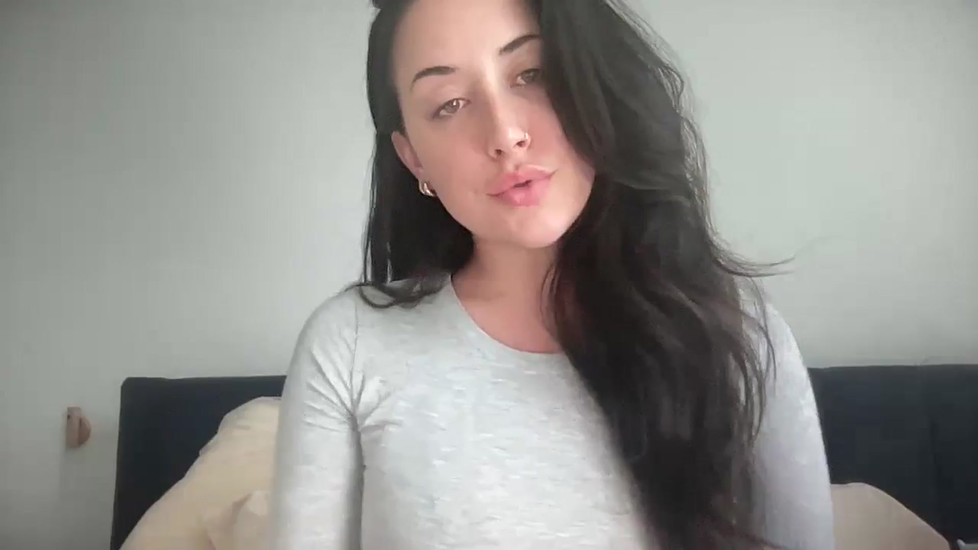 Gallery image thumbnail from EllaCakes's myfreecams stream on, 06/19/2024, 19:01 image 13 of 20
