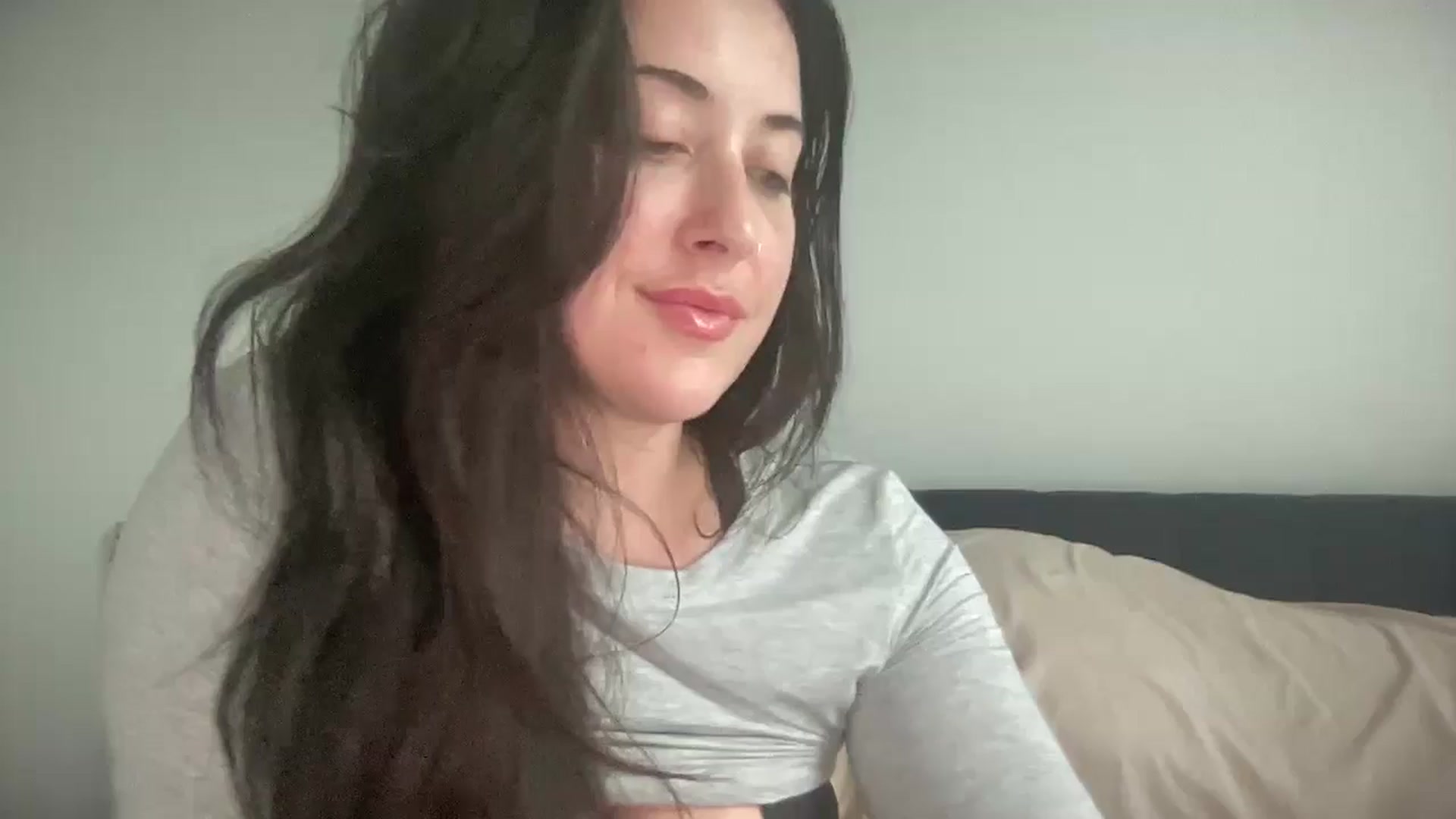 Gallery image thumbnail from EllaCakes's myfreecams stream on, 06/19/2024, 20:33 image 11 of 20