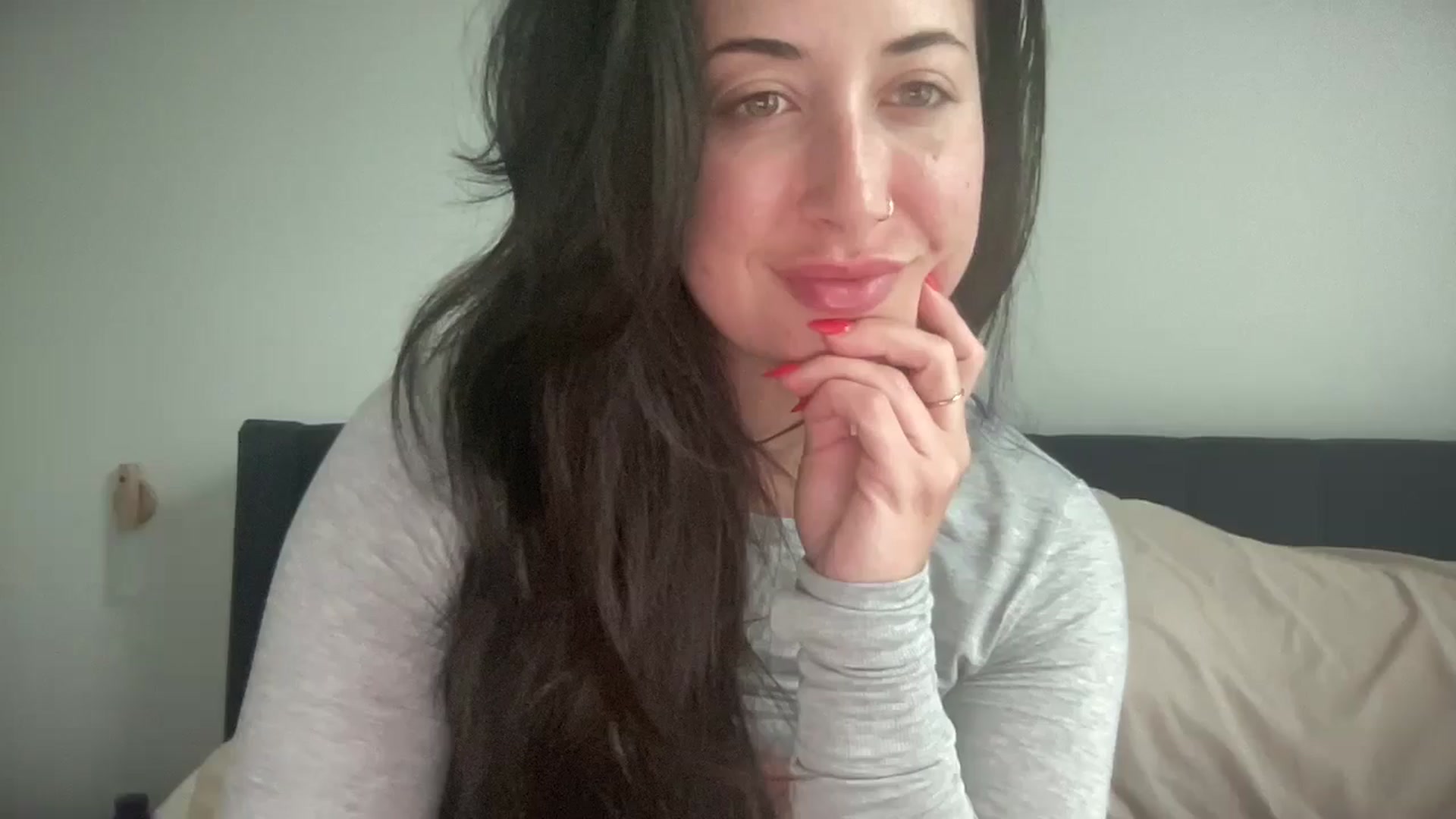 Gallery image thumbnail from EllaCakes's myfreecams stream on, 06/19/2024, 20:33 image 15 of 20