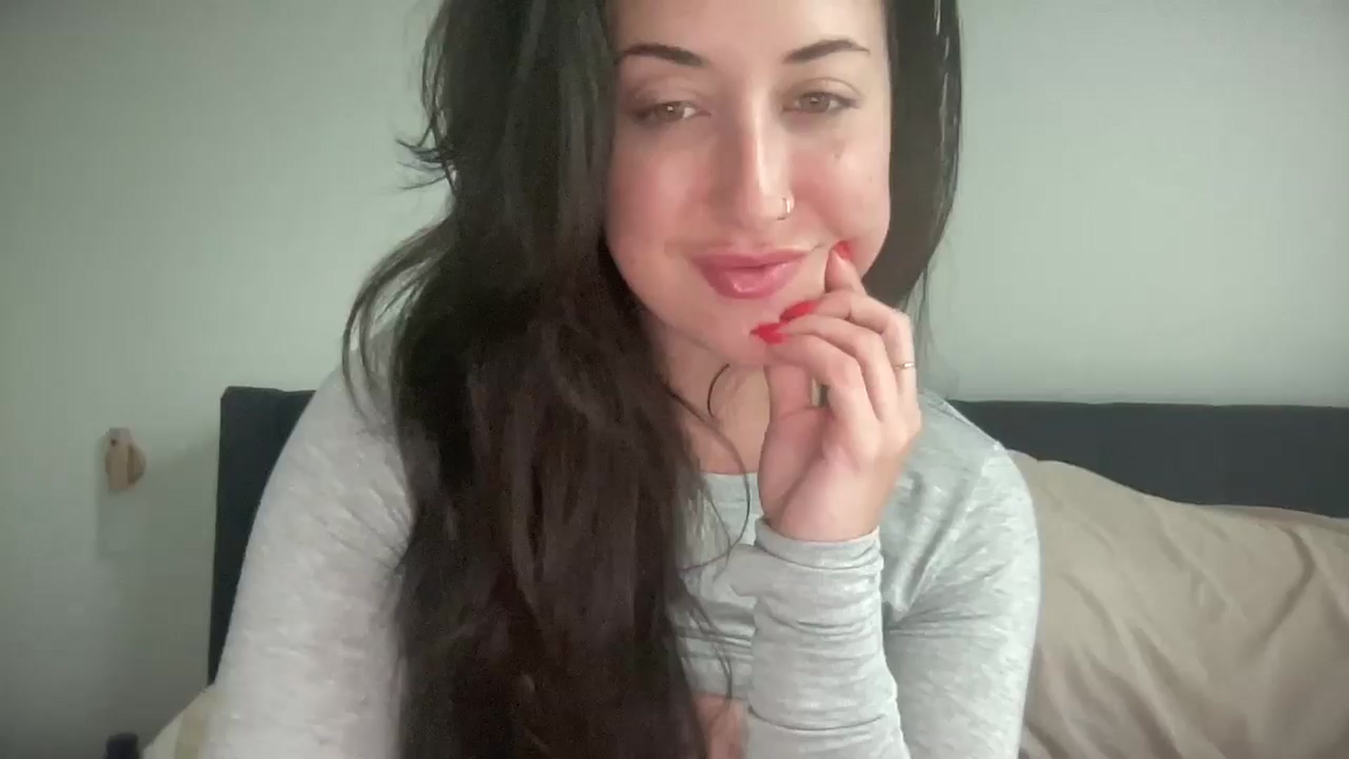 Gallery image thumbnail from EllaCakes's myfreecams stream on, 06/19/2024, 20:33 image 14 of 20
