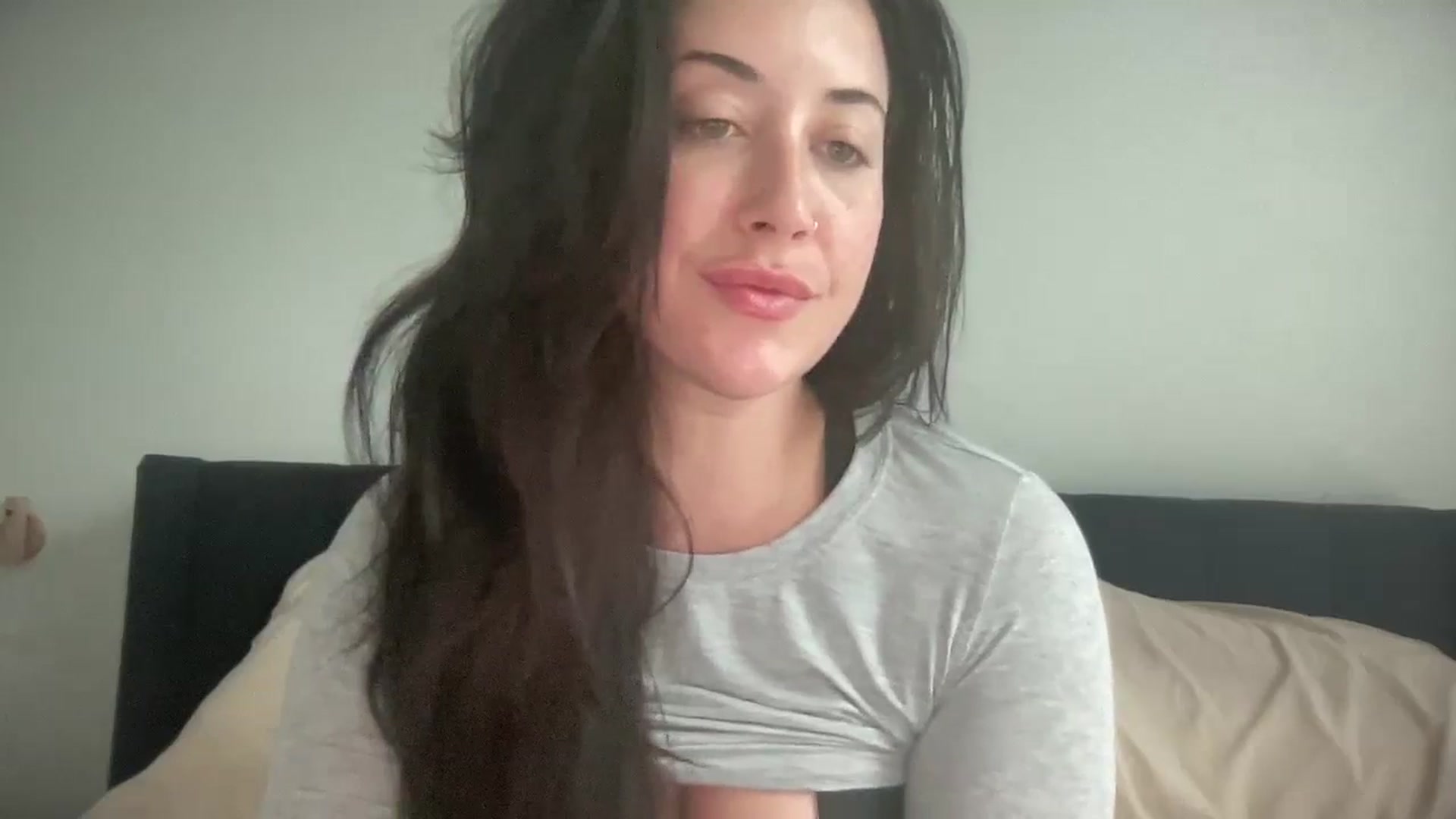 Gallery image thumbnail from EllaCakes's myfreecams stream on, 06/19/2024, 20:33 image 3 of 20