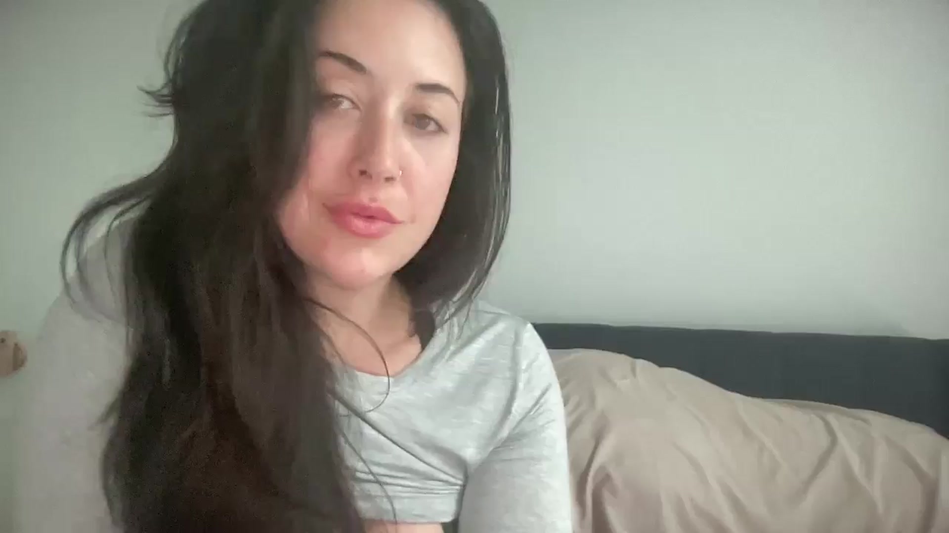 Gallery image thumbnail from EllaCakes's myfreecams stream on, 06/19/2024, 20:33 image 10 of 20