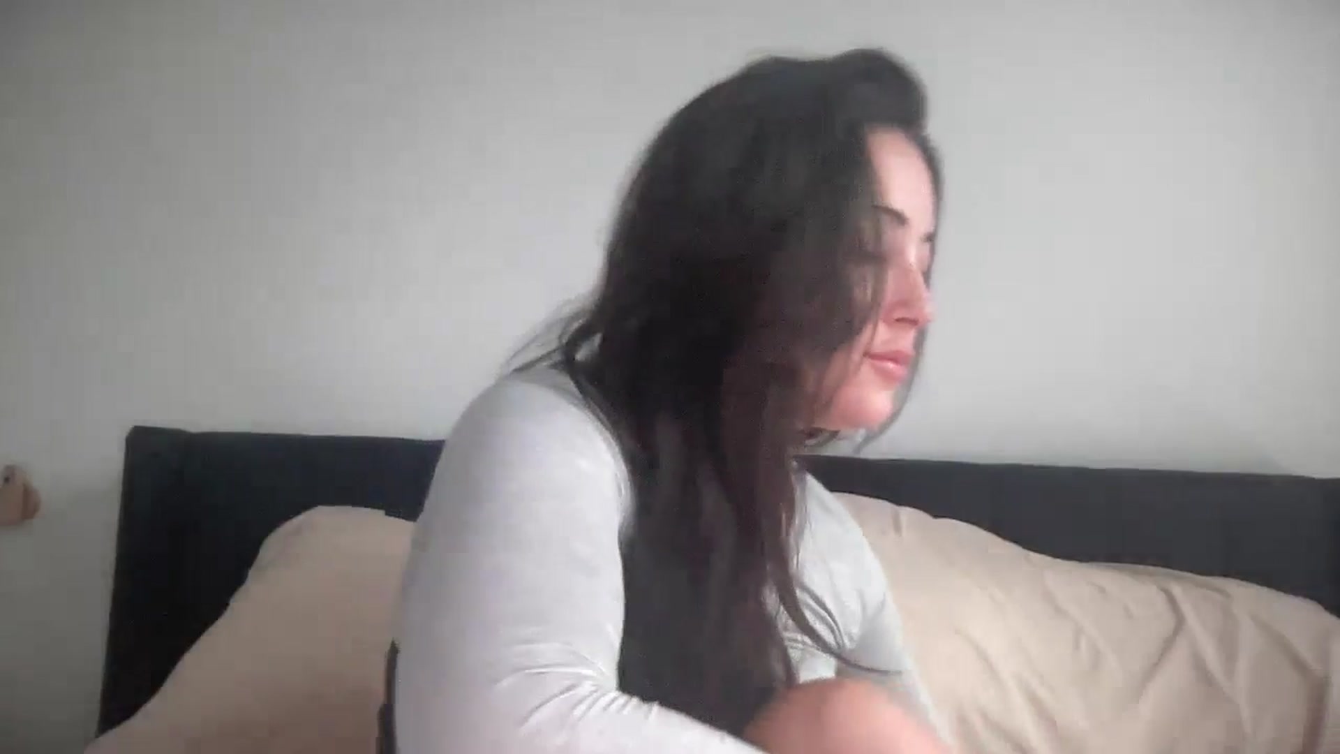 Gallery image thumbnail from EllaCakes's myfreecams stream on, 06/19/2024, 20:33 image 4 of 20