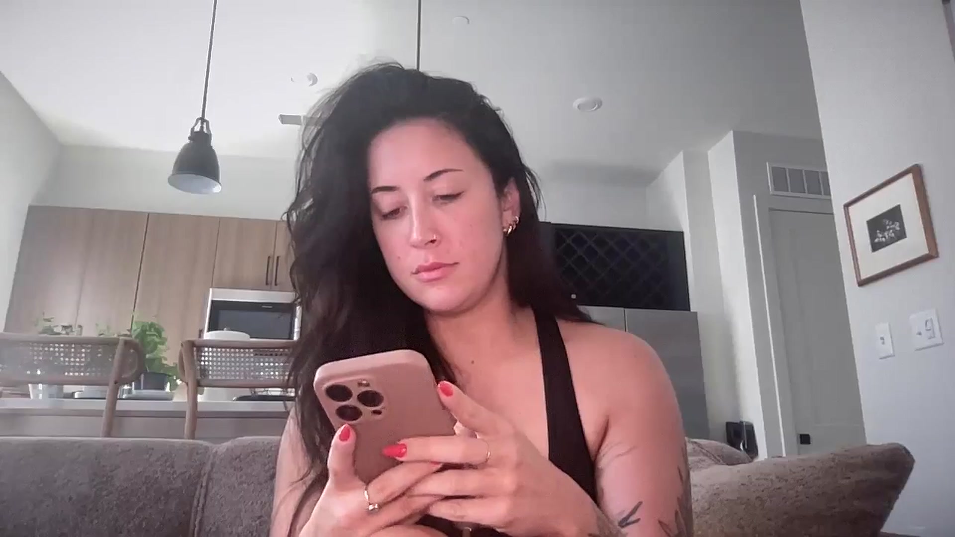 Gallery image thumbnail from EllaCakes's myfreecams stream on, 06/24/2024, 20:24 image 7 of 20