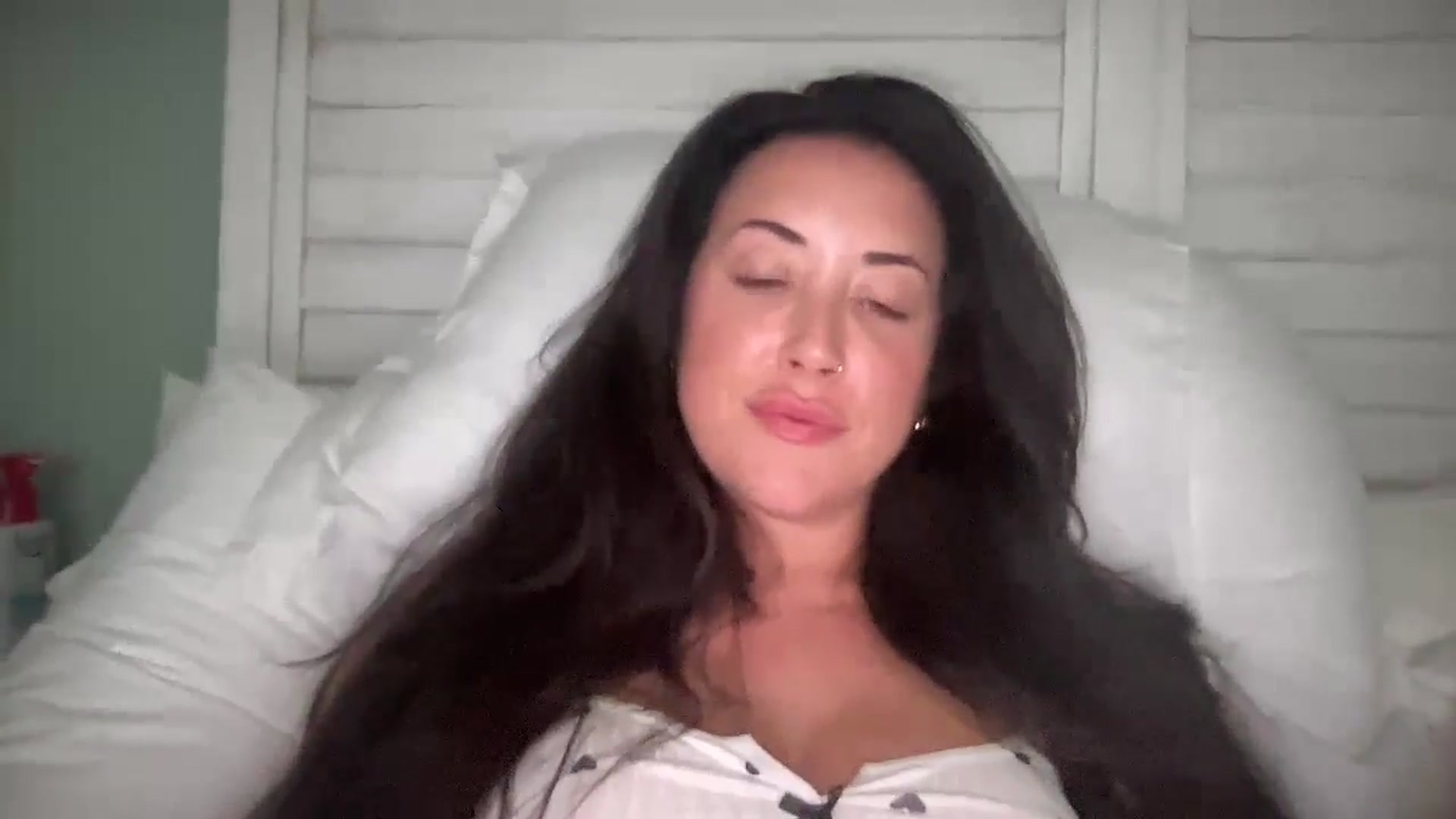 Gallery image thumbnail from EllaCakes's myfreecams stream on, 07/16/2024, 22:39 image 11 of 20