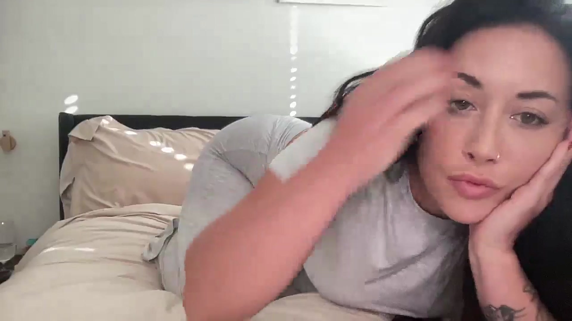 Gallery image thumbnail from EllaCakes's myfreecams stream on, 08/20/2024, 22:37 image 8 of 20
