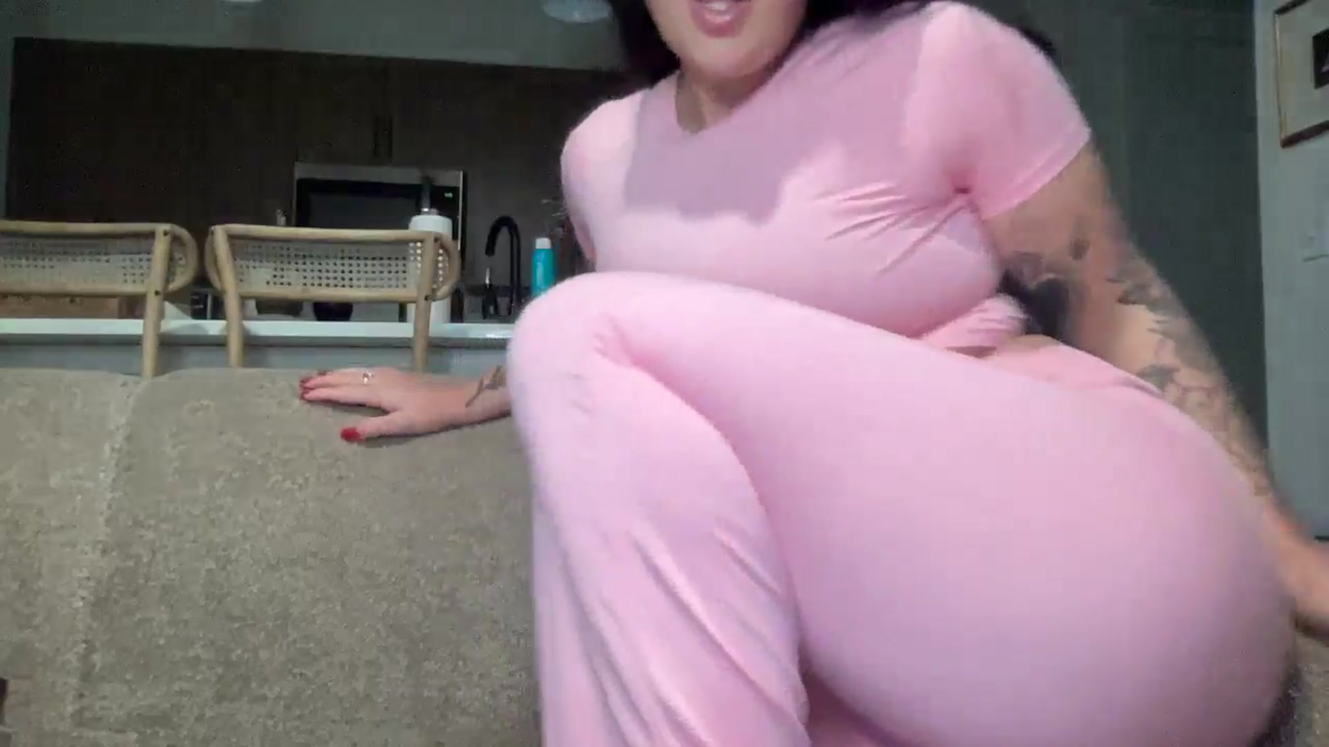 Gallery image thumbnail from EllaCakes's myfreecams stream on, 08/22/2024, 01:42 image 19 of 20