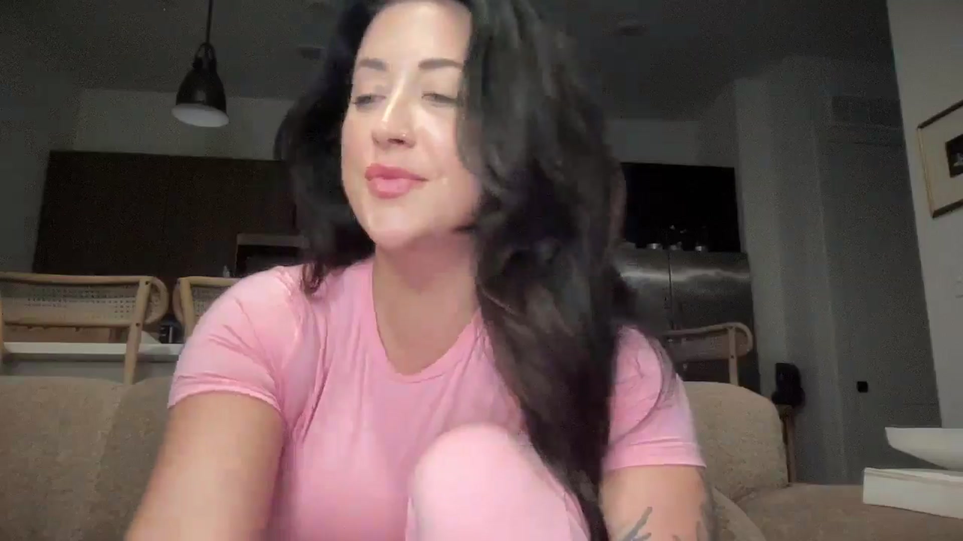 Gallery image thumbnail from EllaCakes's myfreecams stream on, 08/22/2024, 01:42 image 6 of 20