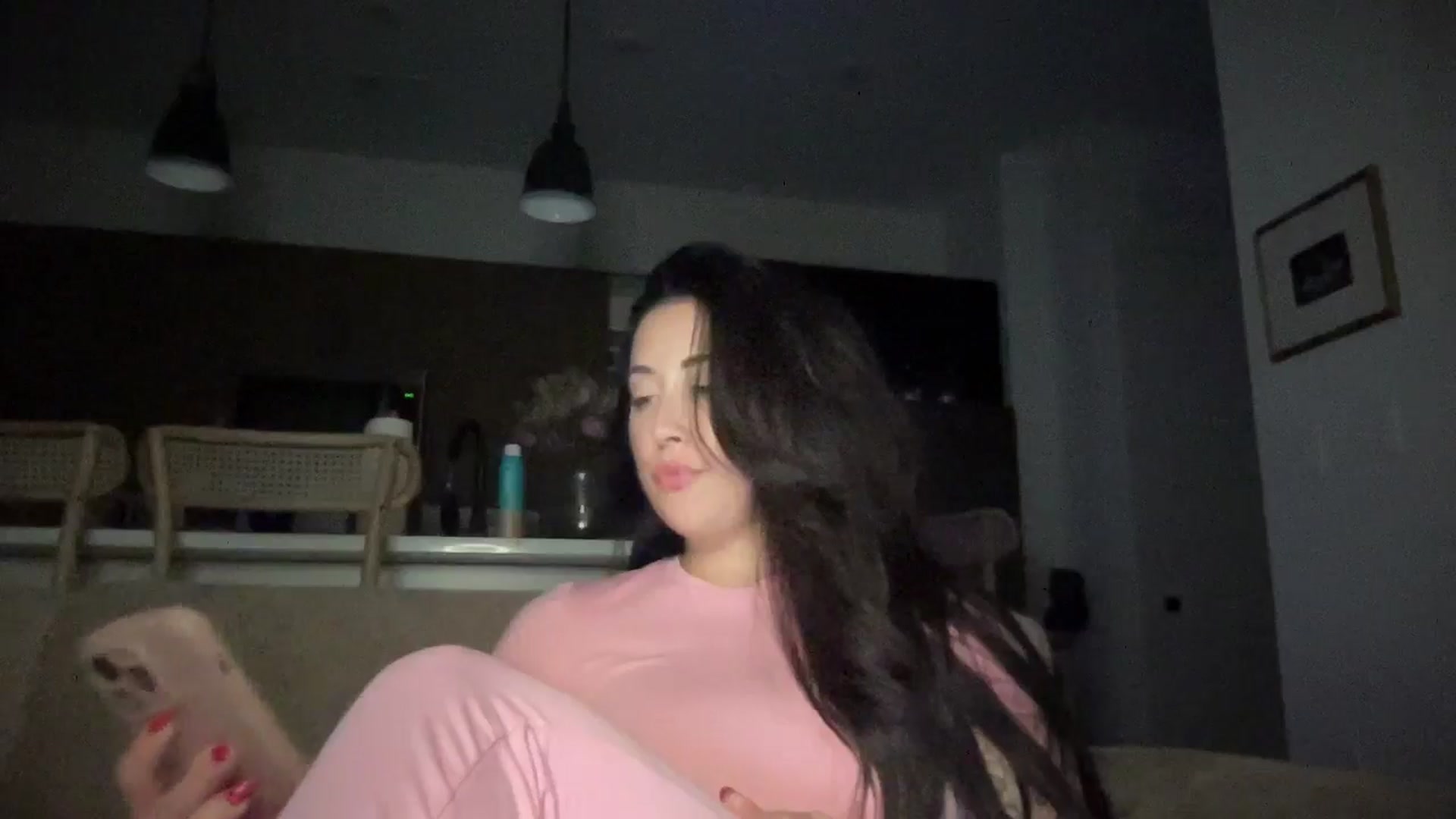 Gallery image thumbnail from EllaCakes's myfreecams stream on, 08/22/2024, 02:37 image 15 of 20