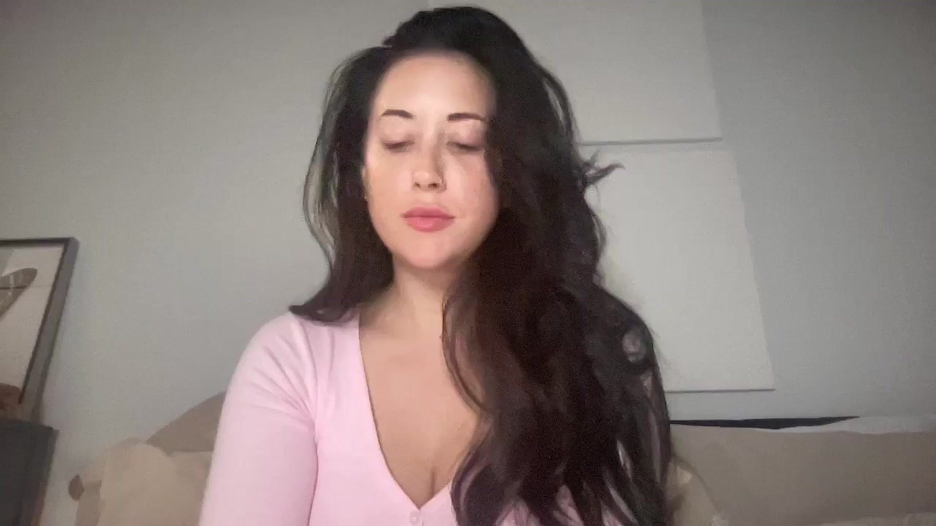 Gallery image thumbnail from EllaCakes's myfreecams stream on, 08/29/2024, 05:04 image 1 of 20