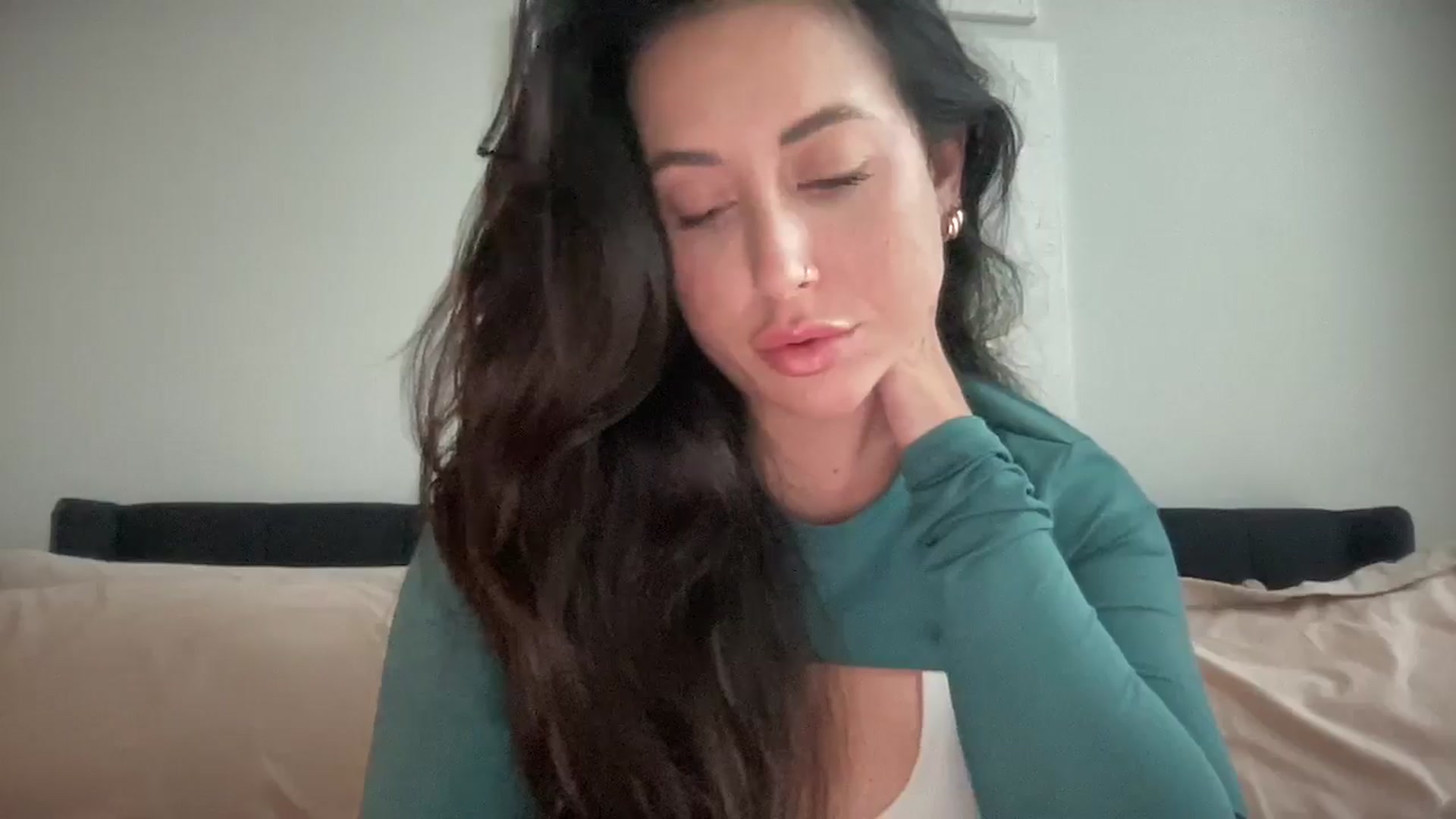 Gallery image thumbnail from EllaCakes's myfreecams stream on, 08/30/2024, 22:24 image 12 of 20