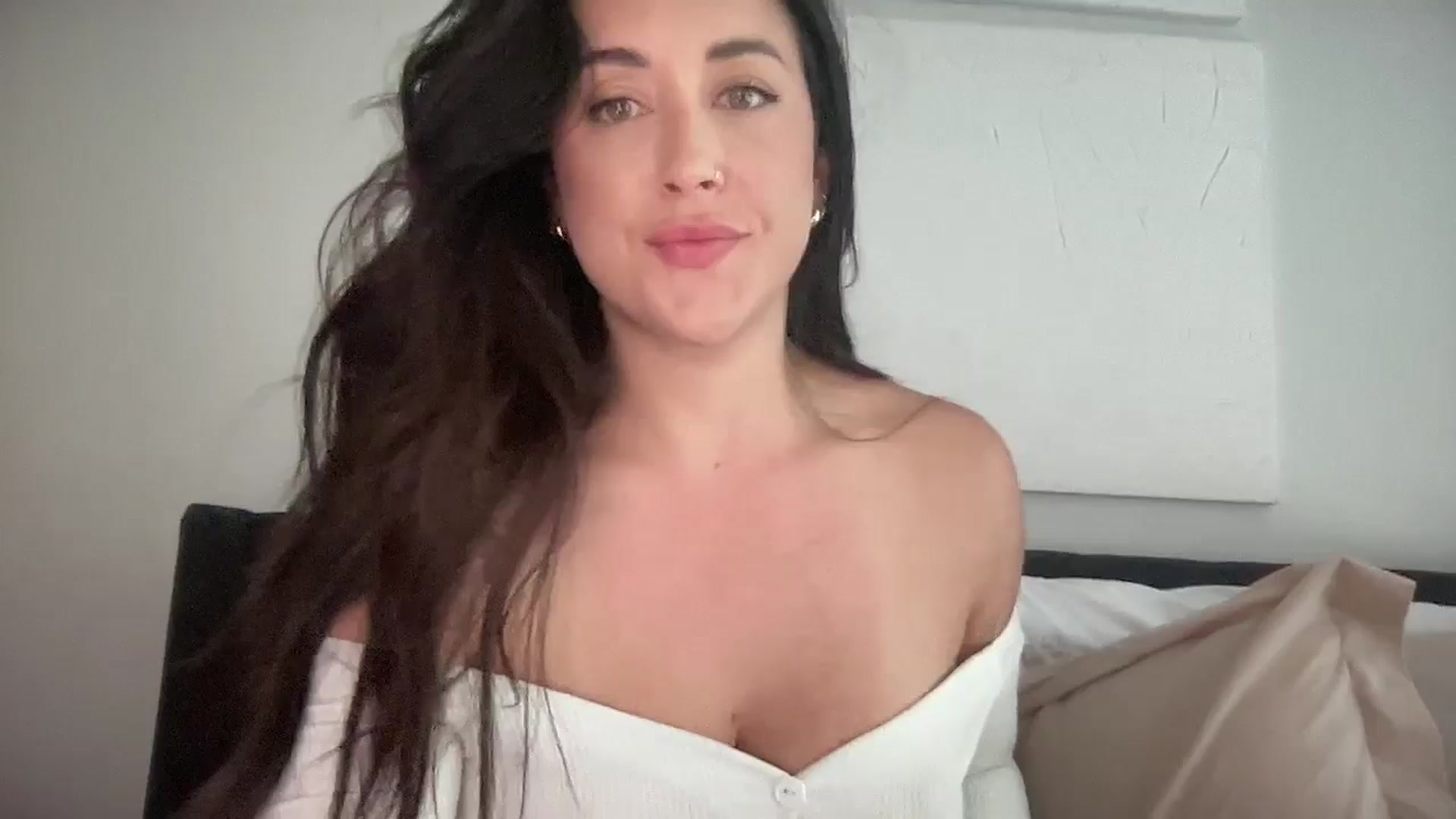 Gallery image thumbnail from EllaCakes's myfreecams stream on, 09/04/2024, 21:01 image 13 of 20