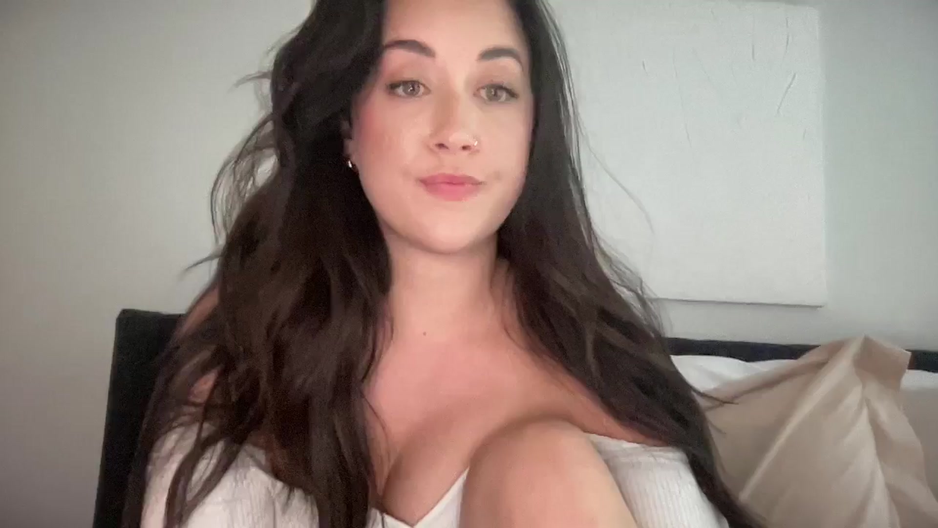 Gallery image thumbnail from EllaCakes's myfreecams stream on, 09/04/2024, 21:01 image 19 of 20