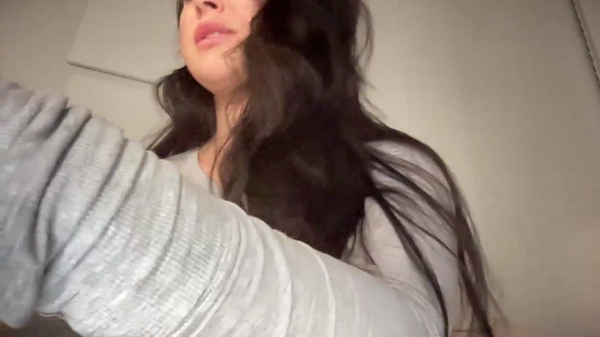 Gallery image thumbnail from EllaCakes's myfreecams stream on, 09/29/2024, 01:56 image 10 of 20