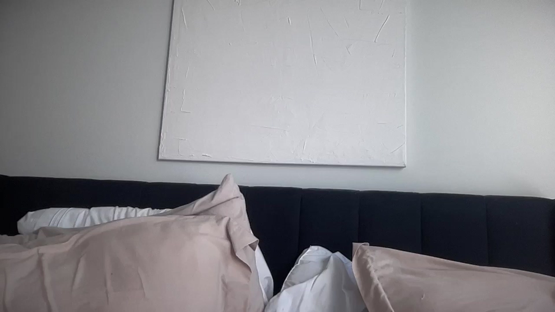 Gallery image thumbnail from EllaCakes's myfreecams stream on, 10/06/2024, 18:27 image 10 of 20