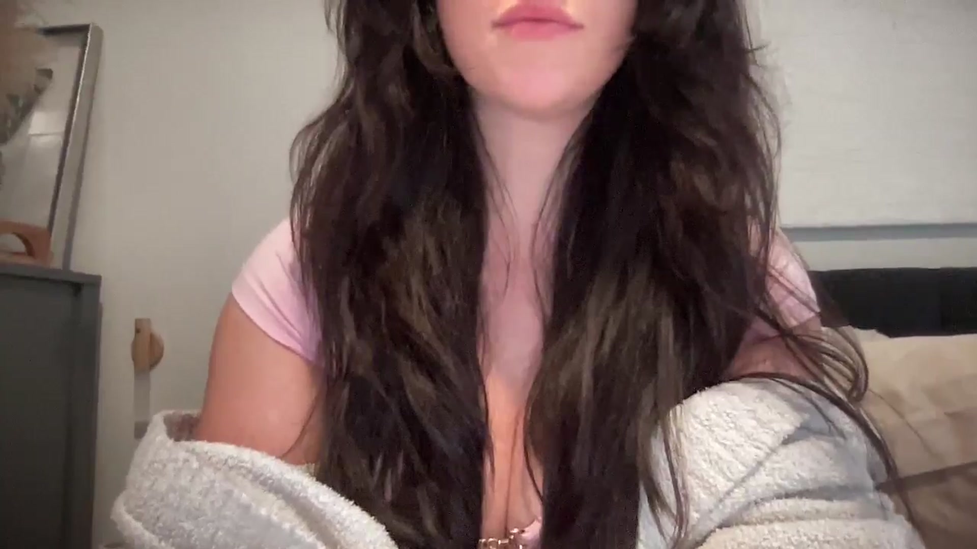 Gallery image thumbnail from EllaCakes's myfreecams stream on, 10/15/2024, 23:09 image 12 of 20