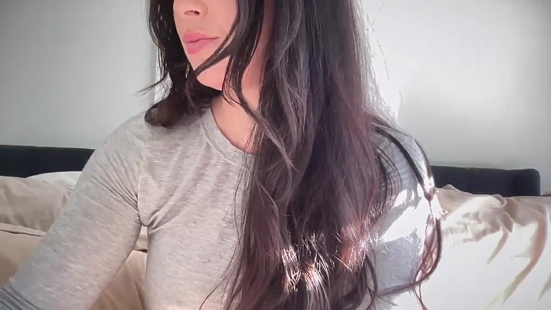 Gallery image thumbnail from EllaCakes's myfreecams stream on, 10/19/2024, 21:18 image 17 of 20