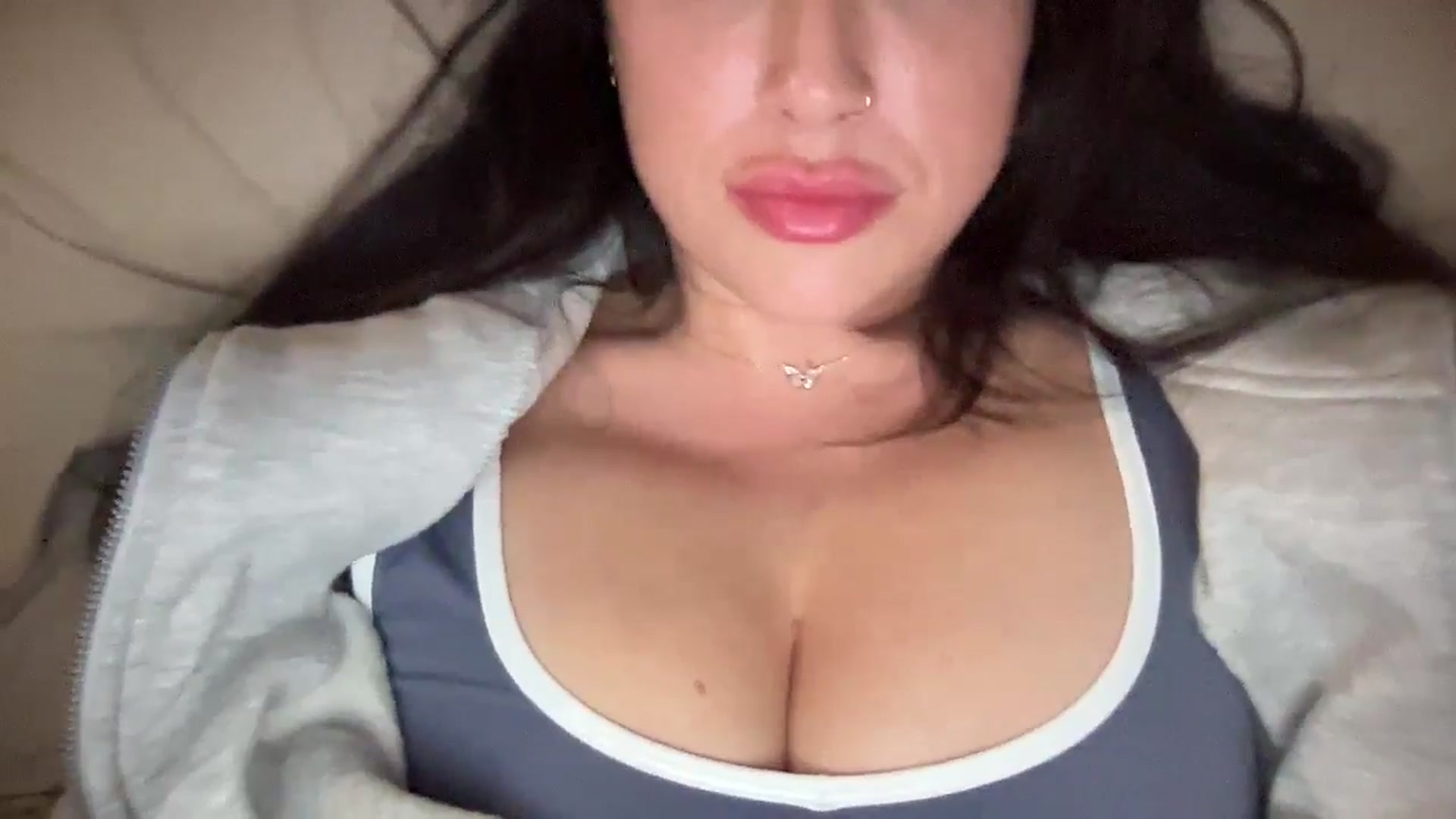 Gallery image thumbnail from EllaCakes's myfreecams stream on, 11/14/2024, 06:05 image 4 of 20