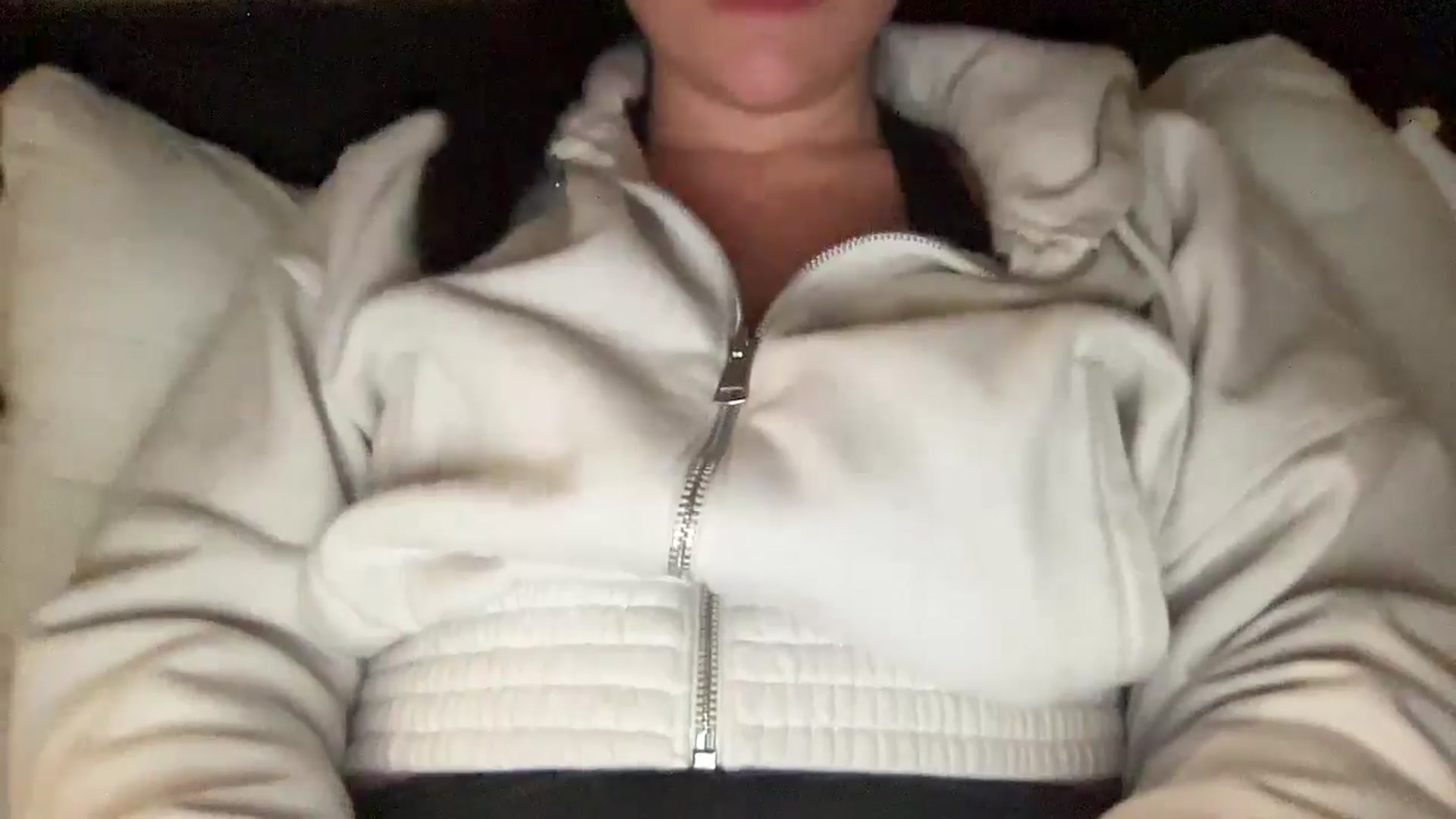 Gallery image thumbnail from EllaCakes's myfreecams stream on, 11/18/2024, 06:00 image 7 of 20