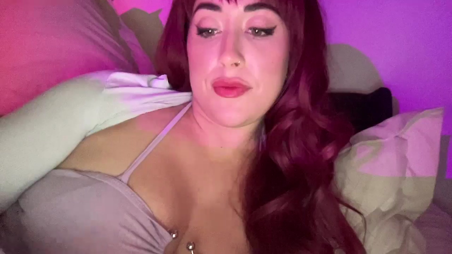 Gallery image thumbnail from EllaCakes's myfreecams stream on, 11/20/2024, 01:54 image 19 of 20