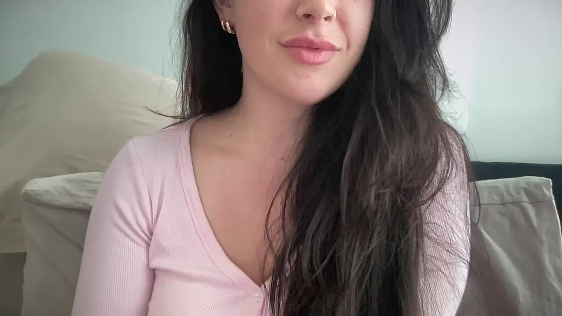 Gallery image thumbnail from EllaCakes's myfreecams stream on, 11/20/2024, 20:32 image 19 of 20
