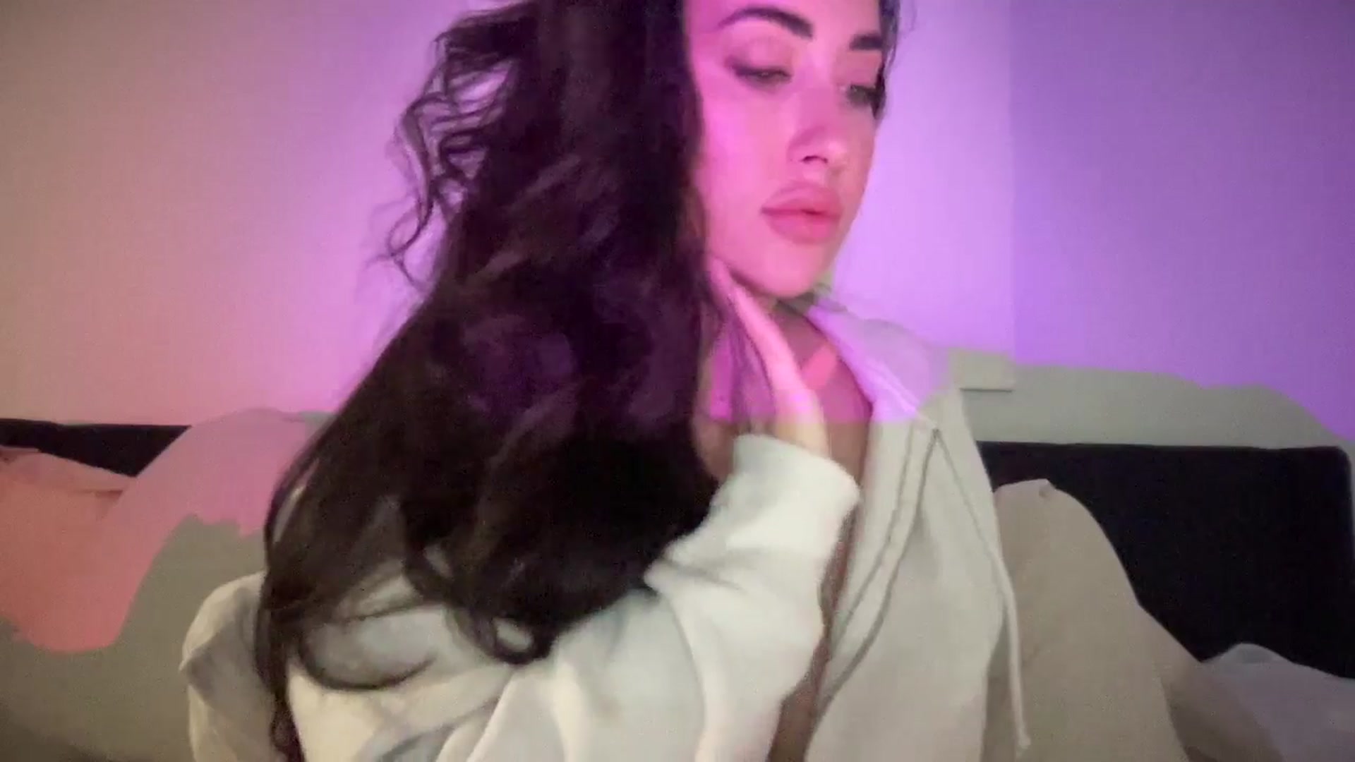 Gallery image thumbnail from EllaCakes's myfreecams stream on, 11/21/2024, 02:53 image 20 of 20