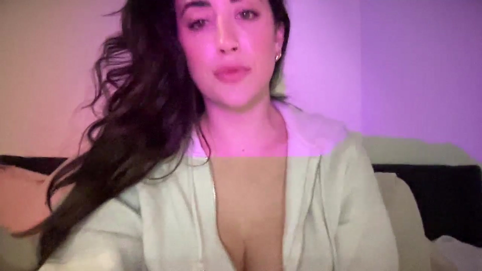 Gallery image thumbnail from EllaCakes's myfreecams stream on, 11/21/2024, 02:53 image 18 of 20