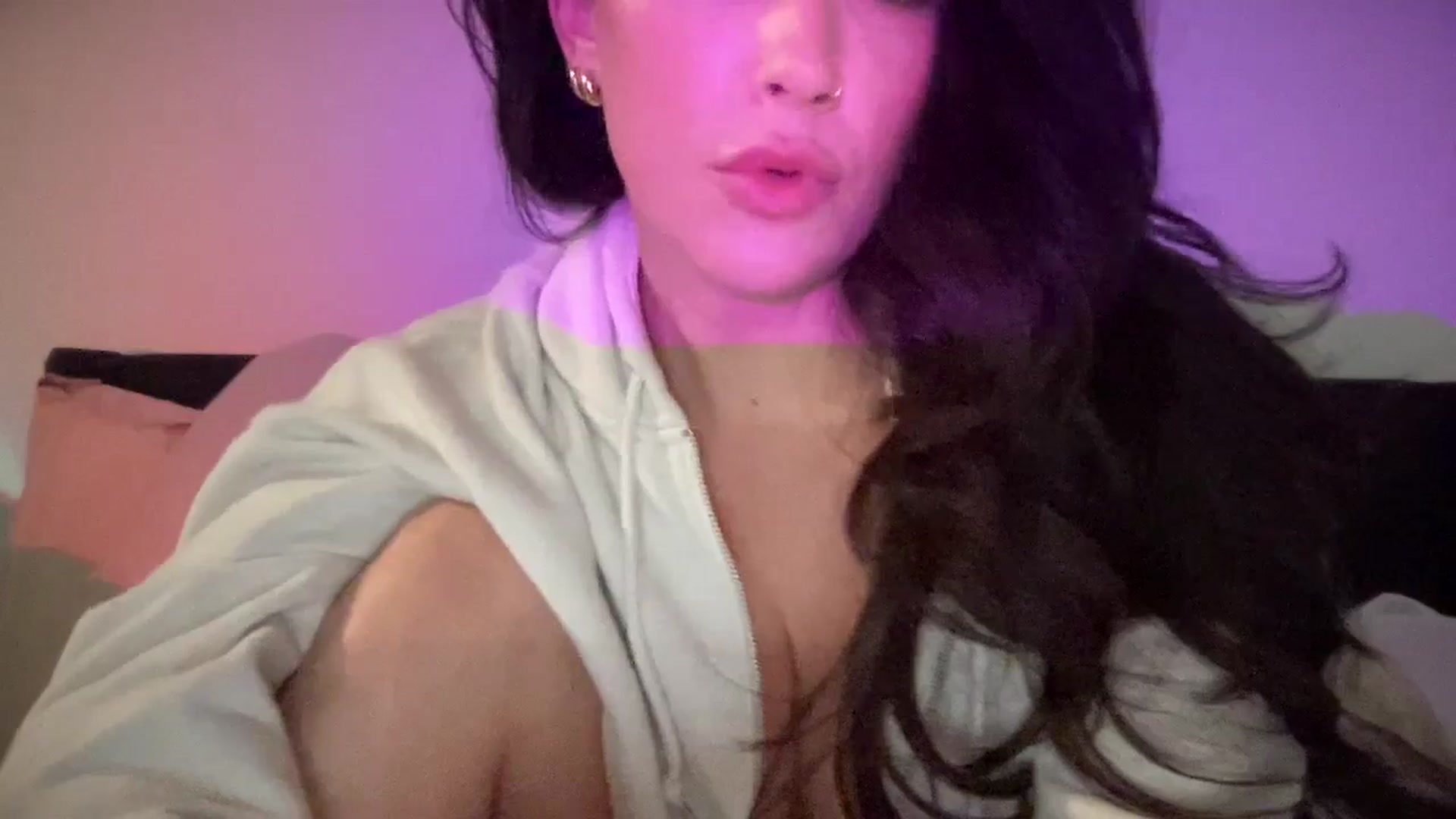 Gallery image thumbnail from EllaCakes's myfreecams stream on, 11/21/2024, 02:53 image 9 of 20
