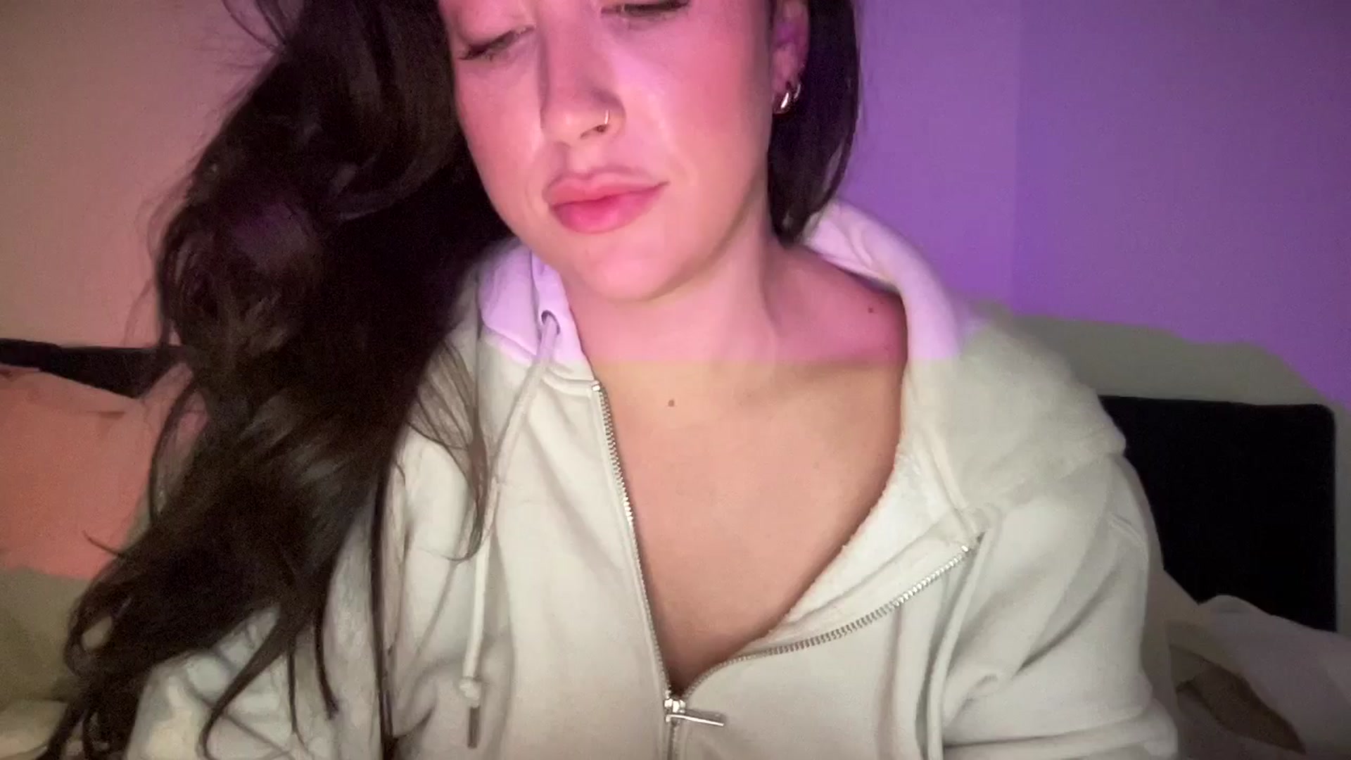 Gallery image thumbnail from EllaCakes's myfreecams stream on, 11/21/2024, 03:32 image 8 of 20