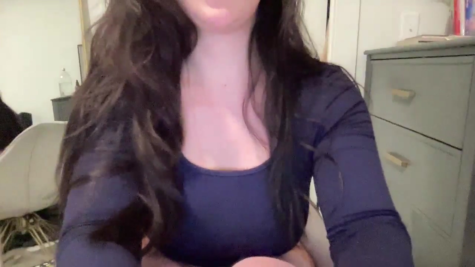 Gallery image thumbnail from EllaCakes's myfreecams stream on, 12/16/2024, 22:48 image 10 of 20