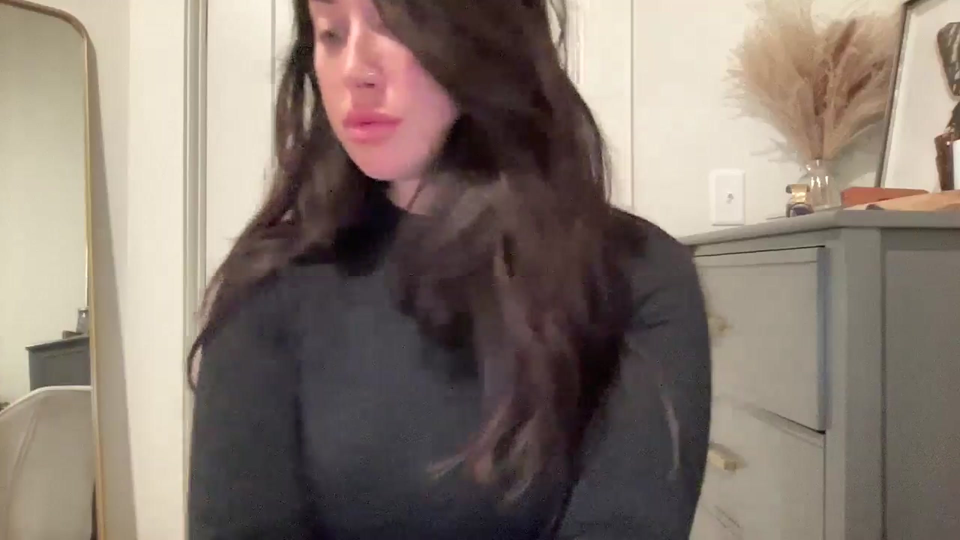 Gallery image thumbnail from EllaCakes's myfreecams stream on, 12/27/2024, 03:16 image 12 of 20
